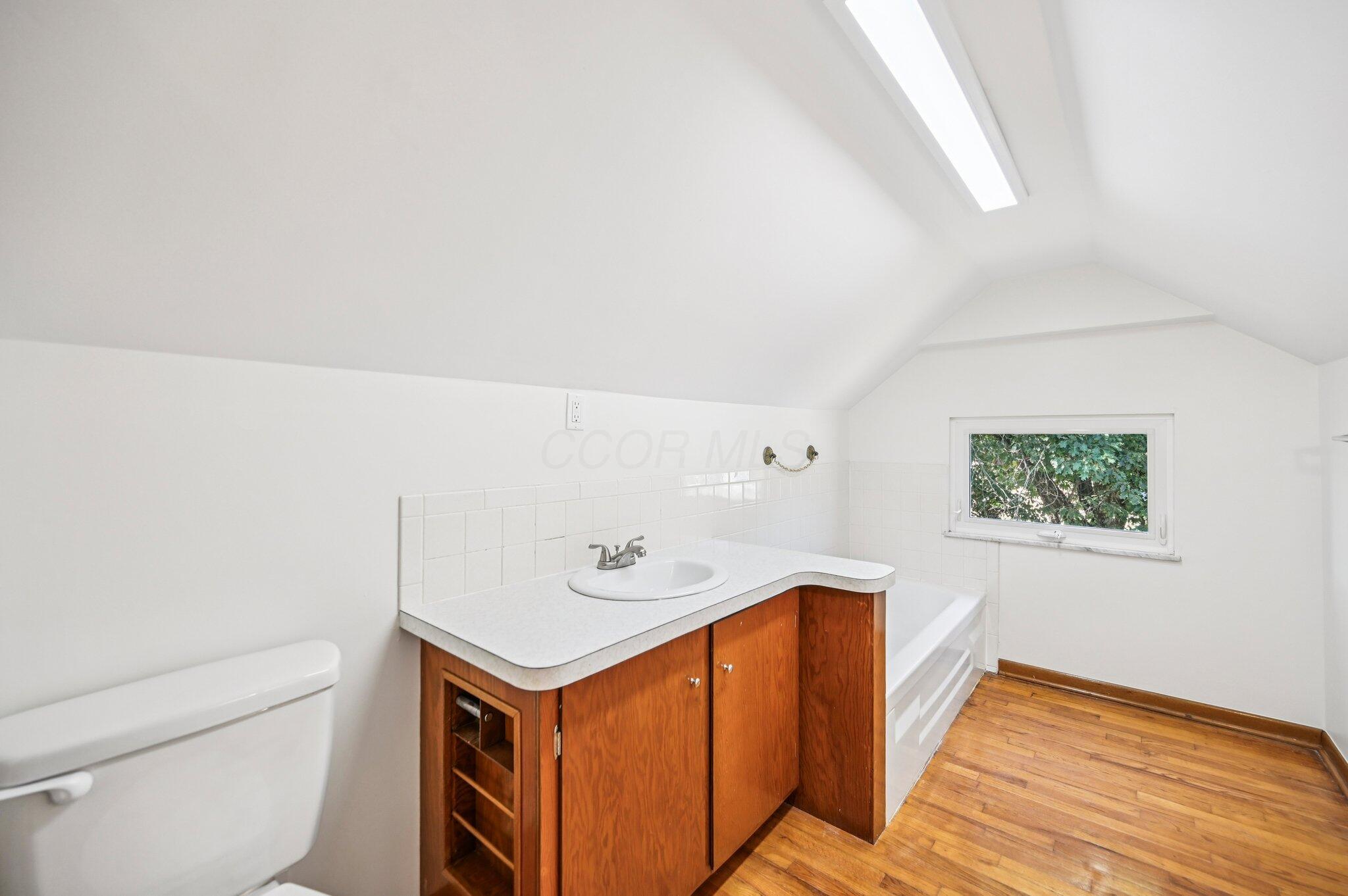 11608 Meadow Avenue Property Photo 22