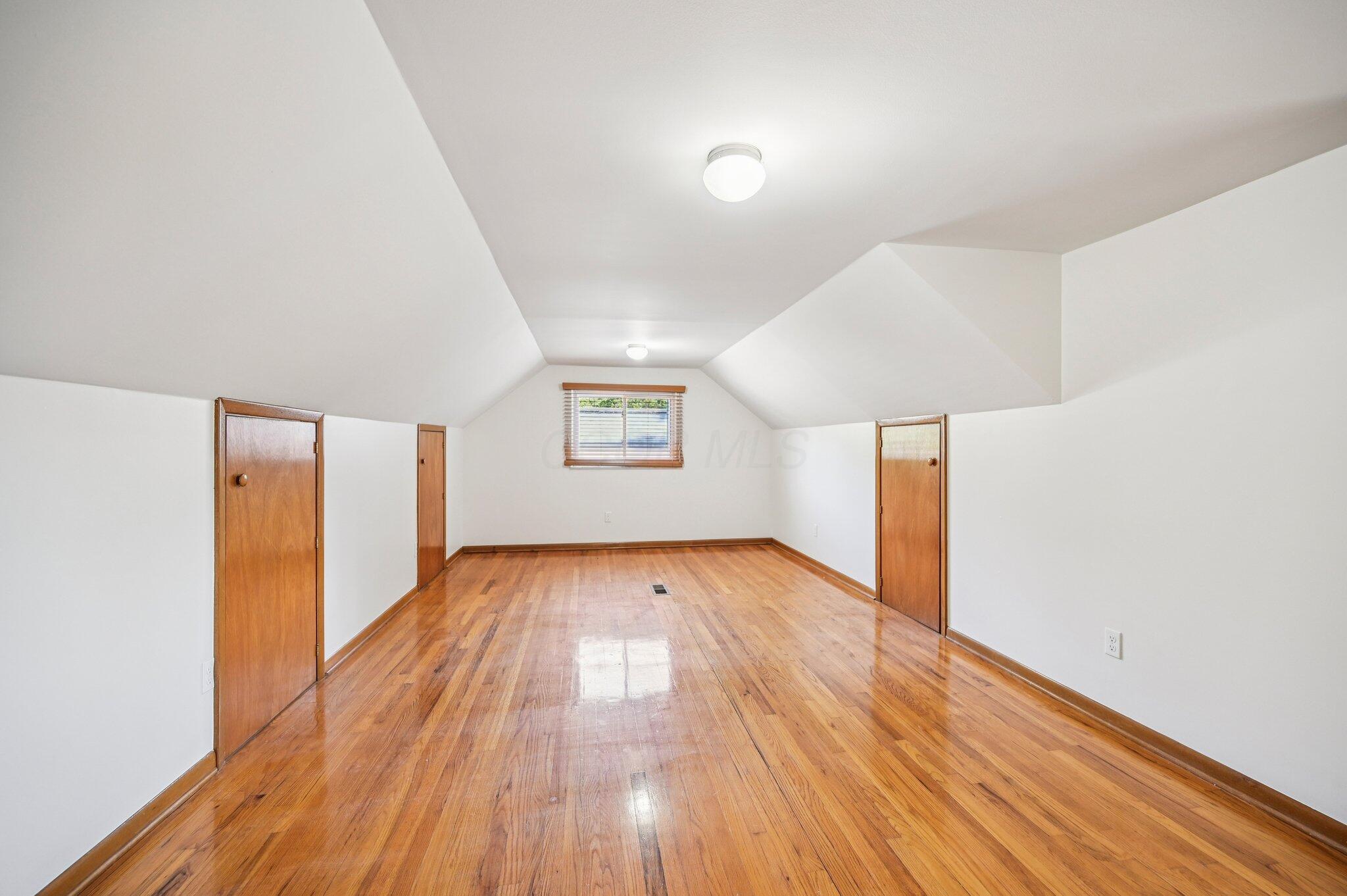 11608 Meadow Avenue Property Photo 24