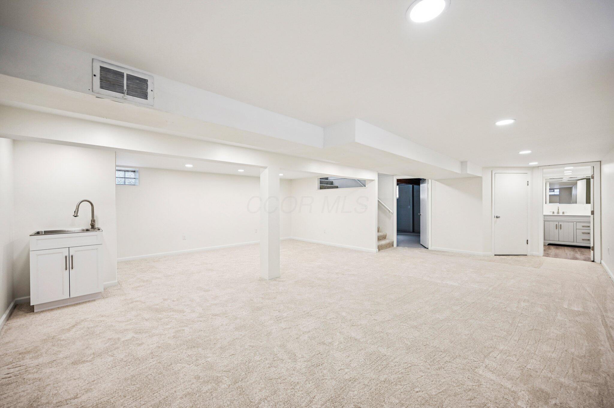 11608 Meadow Avenue Property Photo 27