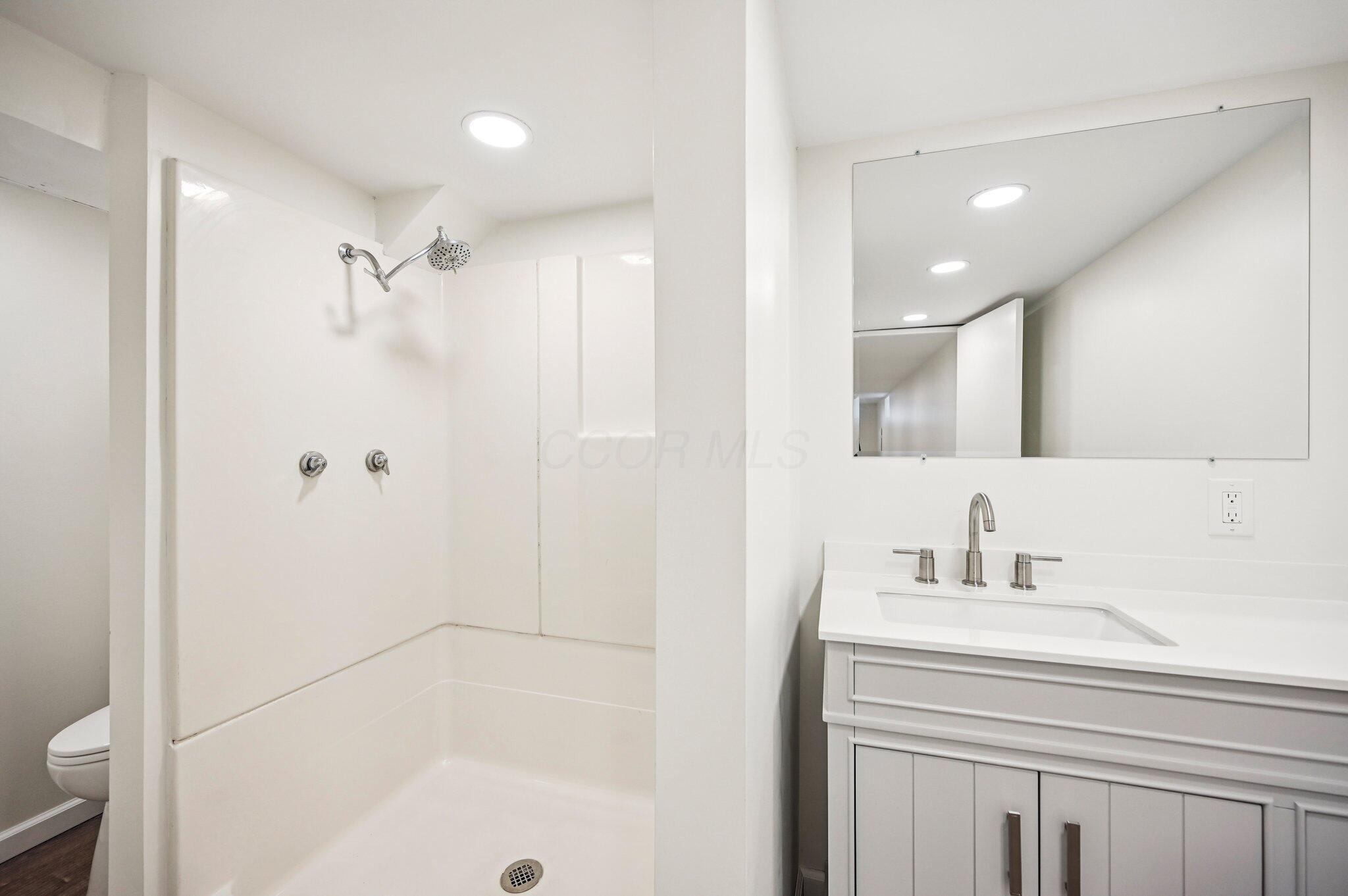 11608 Meadow Avenue Property Photo 31