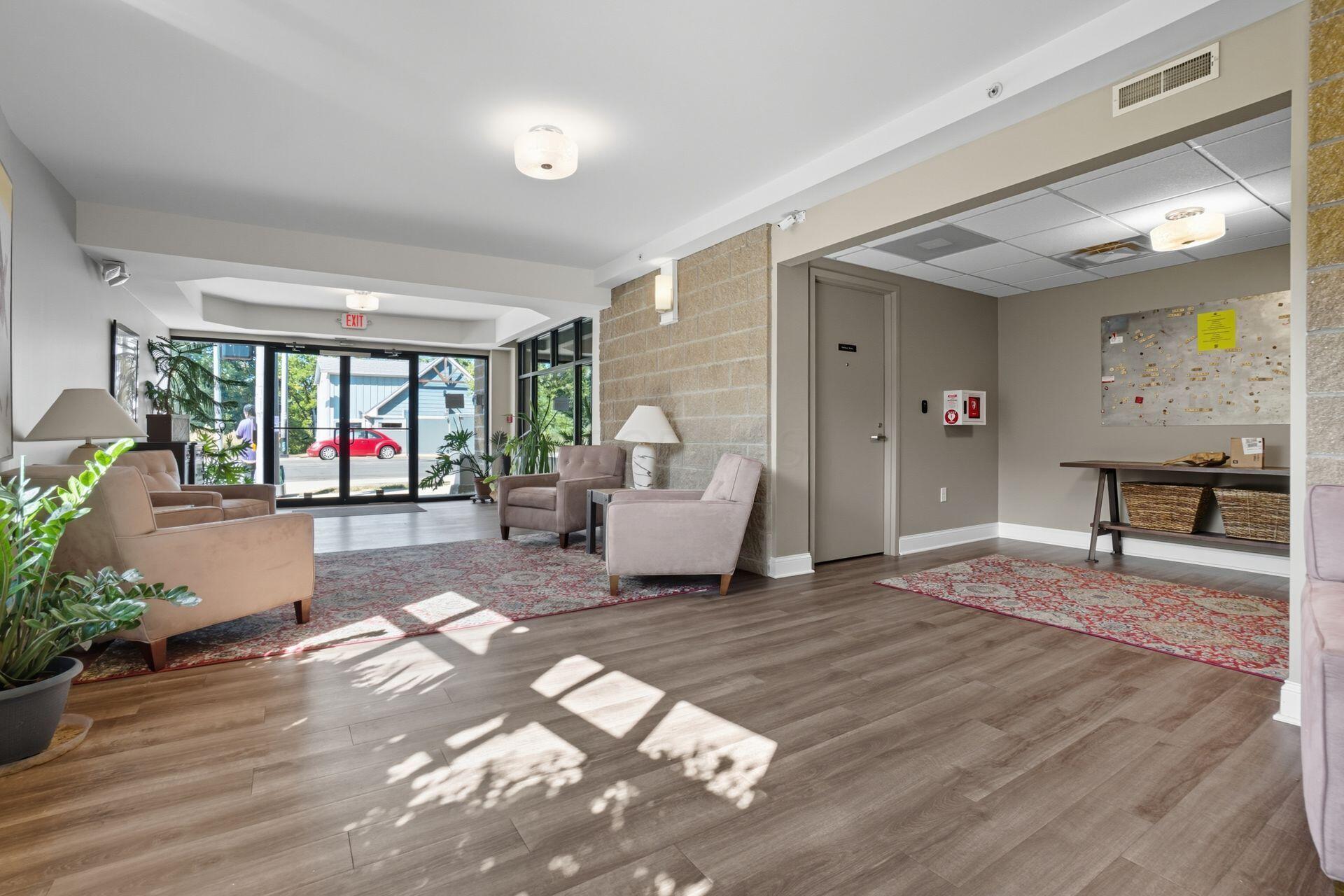 10 E Weber Road, 205 Property Photo 27