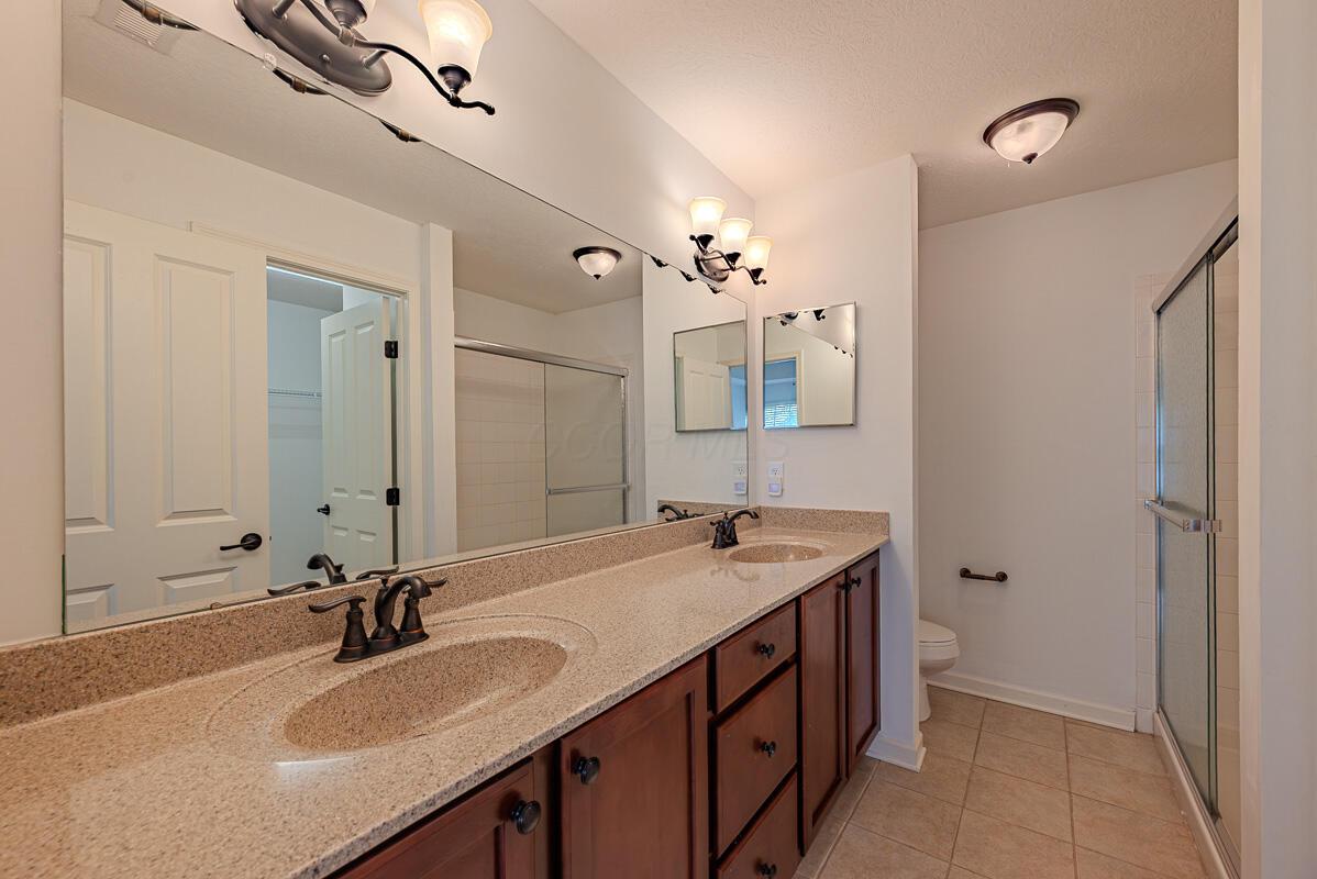 5450 Nottinghamshire Lane Property Photo 4