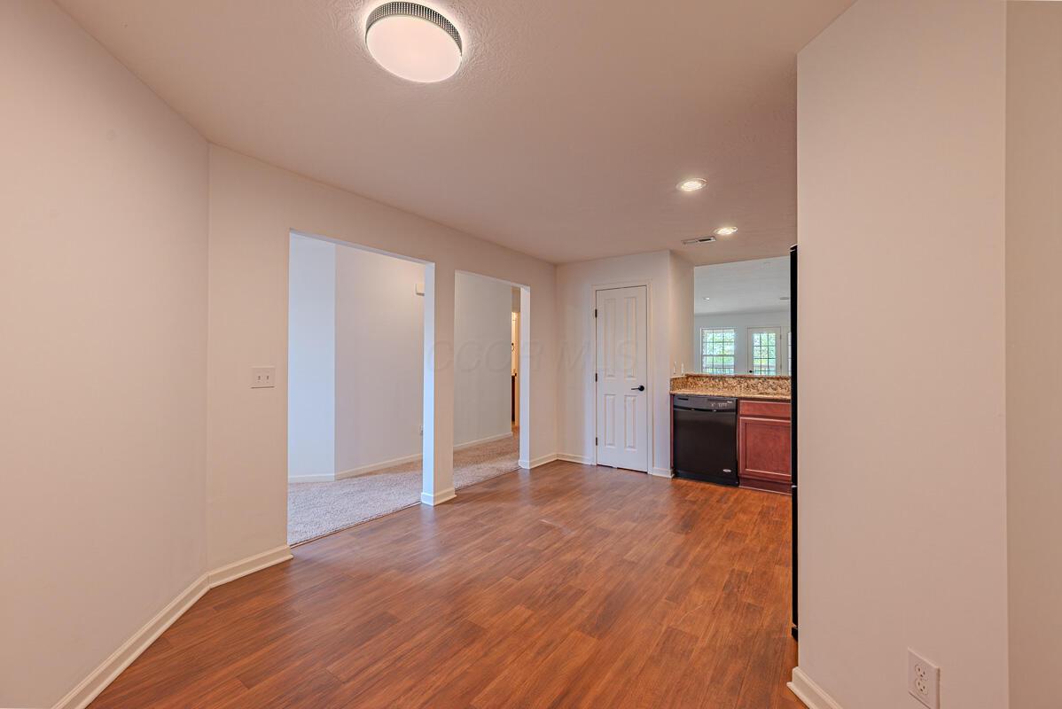 5450 Nottinghamshire Lane Property Photo 10