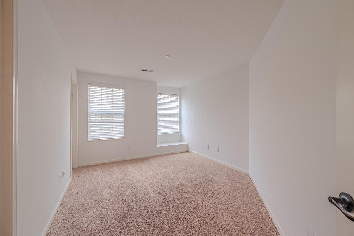 5450 Nottinghamshire Lane Property Photo 14