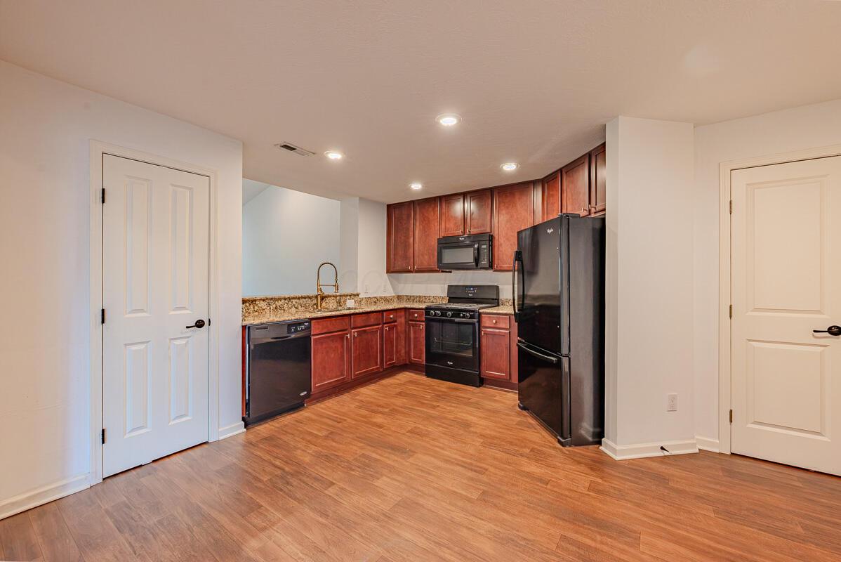 5450 Nottinghamshire Lane Property Photo 18