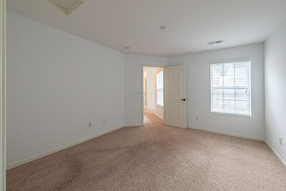 5450 Nottinghamshire Lane Property Photo 20