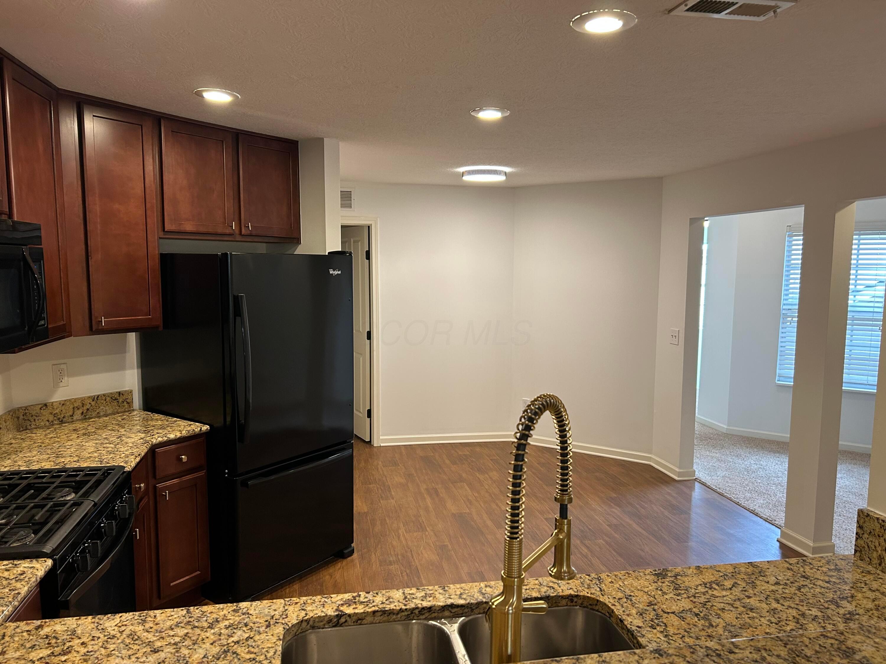 5450 Nottinghamshire Lane Property Photo 27