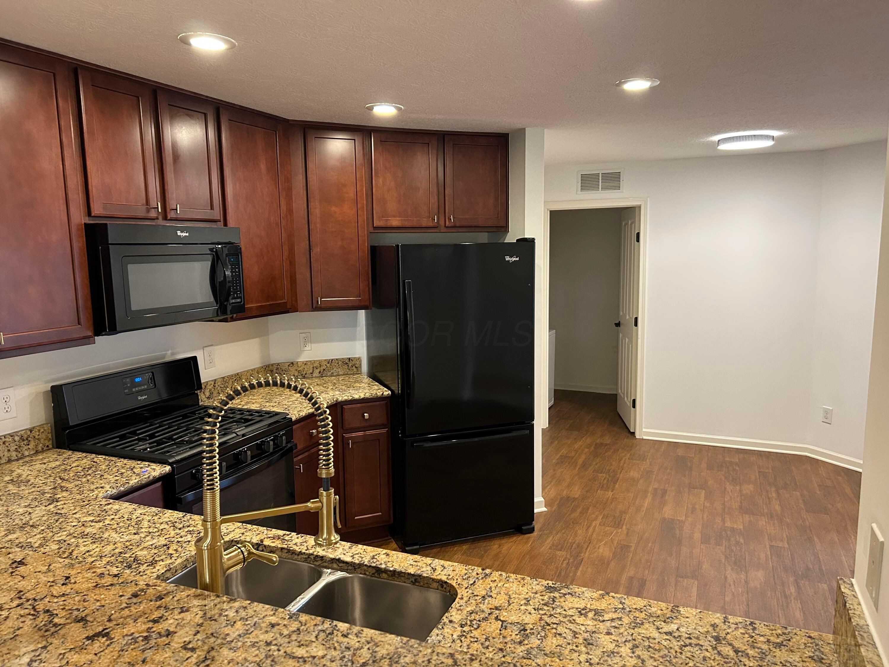 5450 Nottinghamshire Lane Property Photo 28