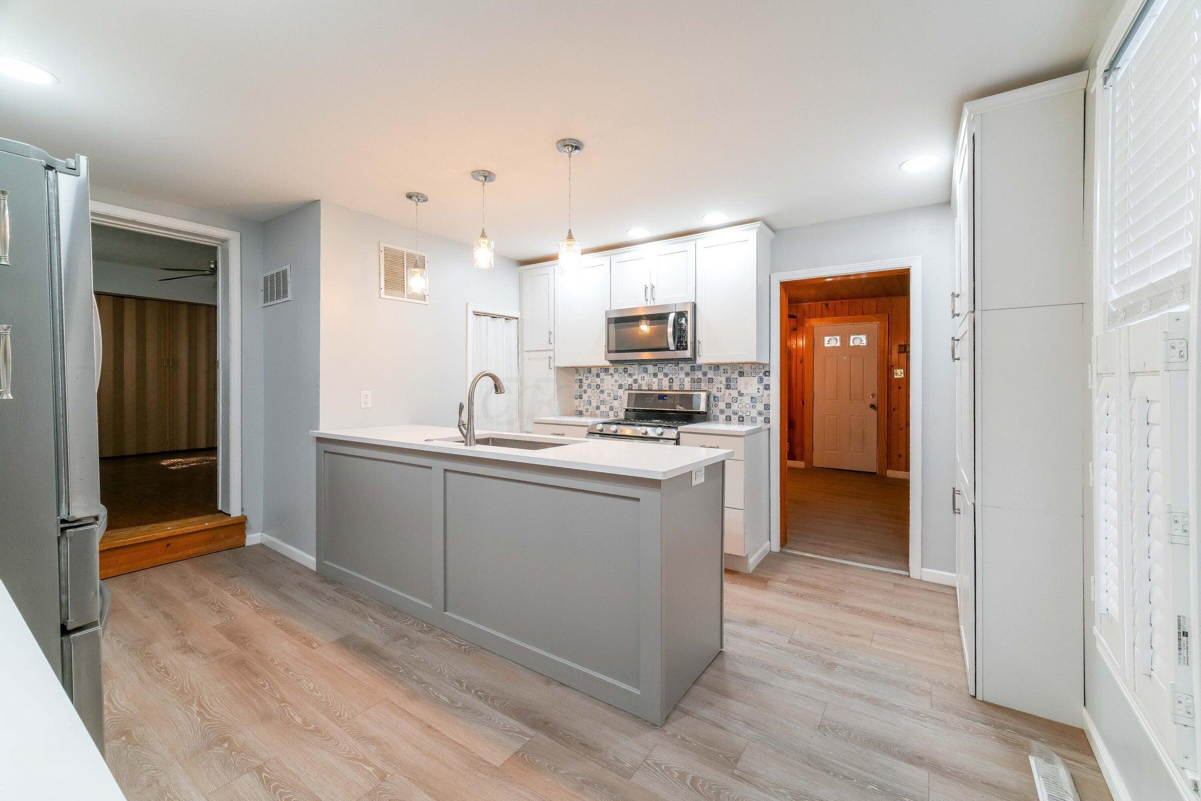 206 Main Street Property Photo 3