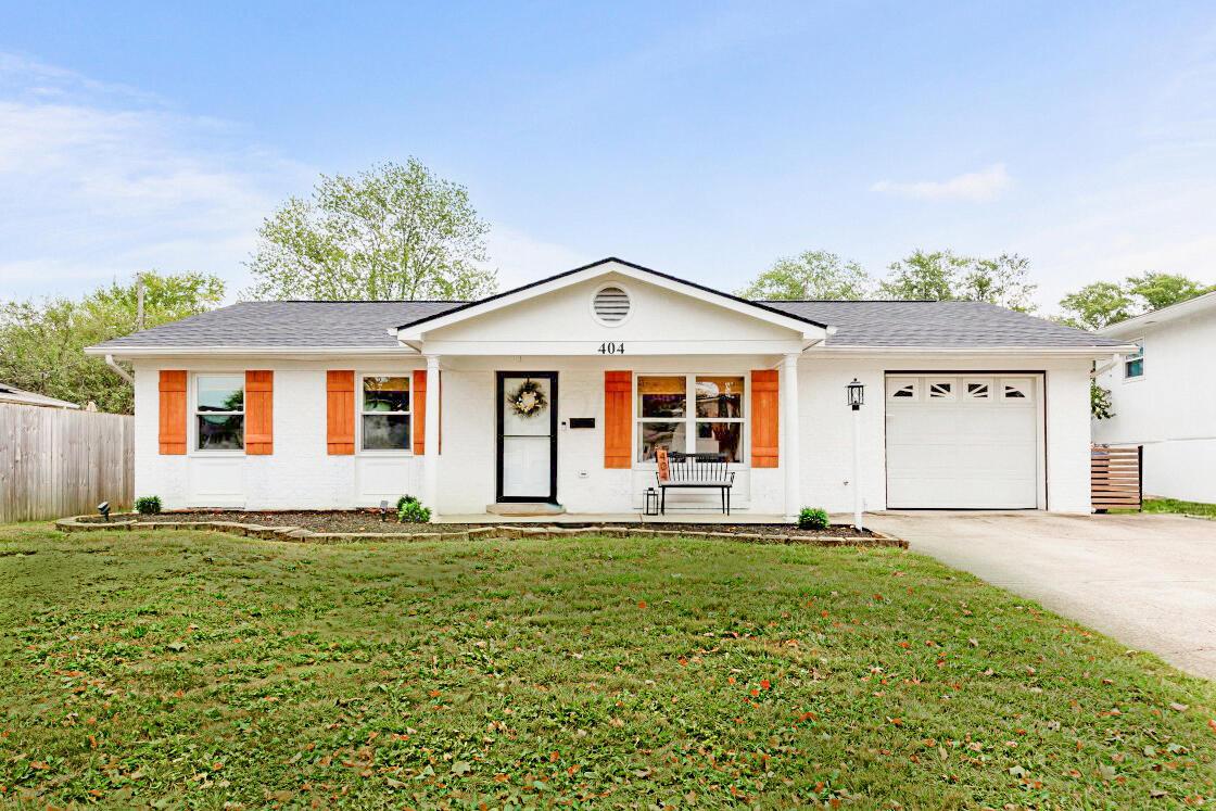 404 Foxwood Drive Property Photo 1