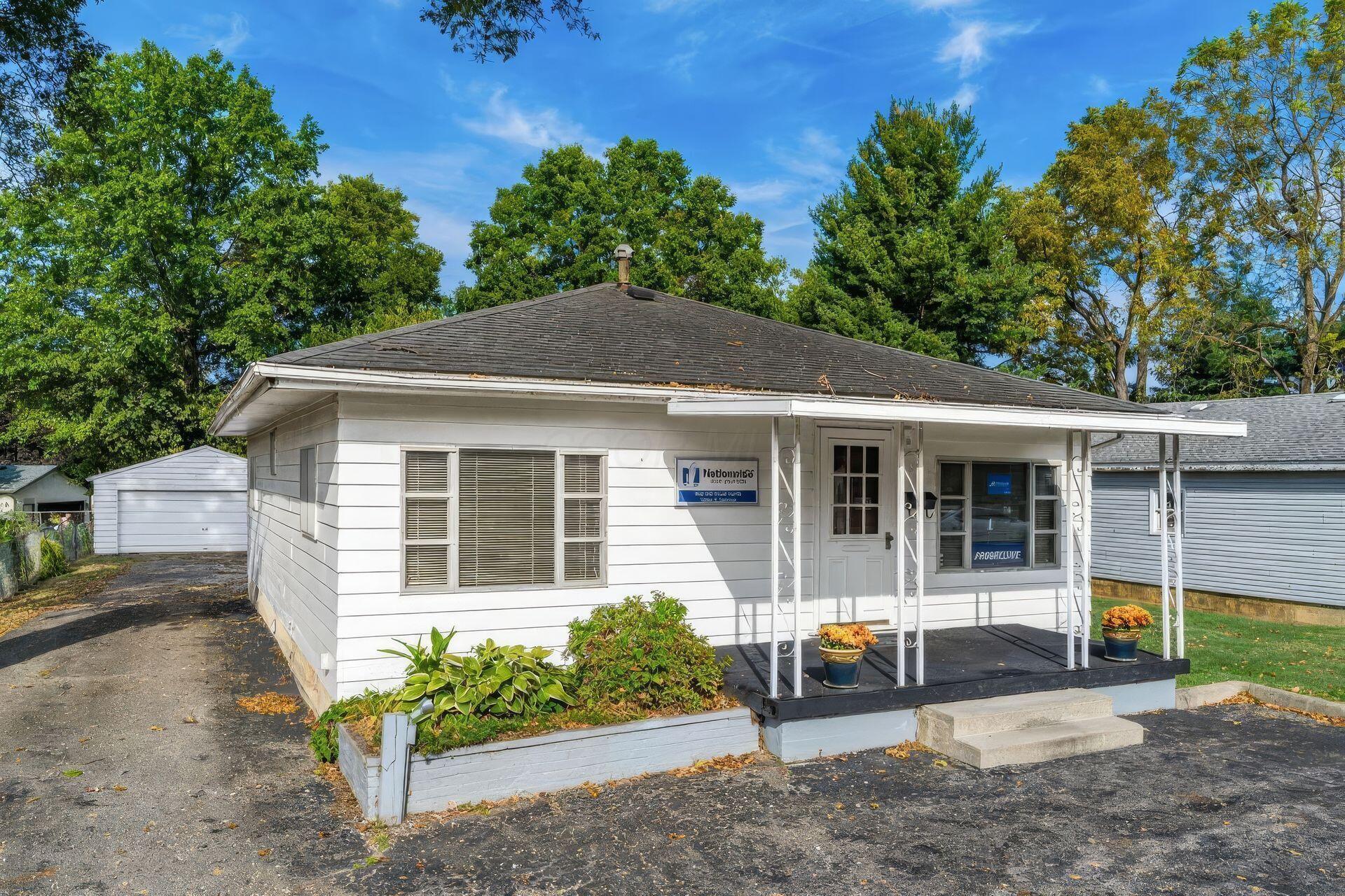 109 Hill Road N Property Photo 1