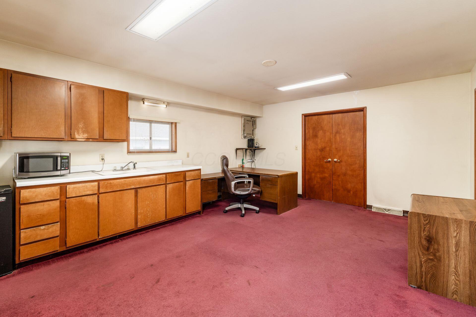 109 Hill Road N Property Photo 16