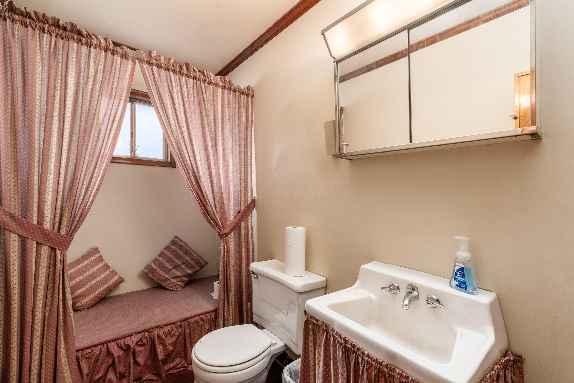 109 Hill Road N Property Photo 21