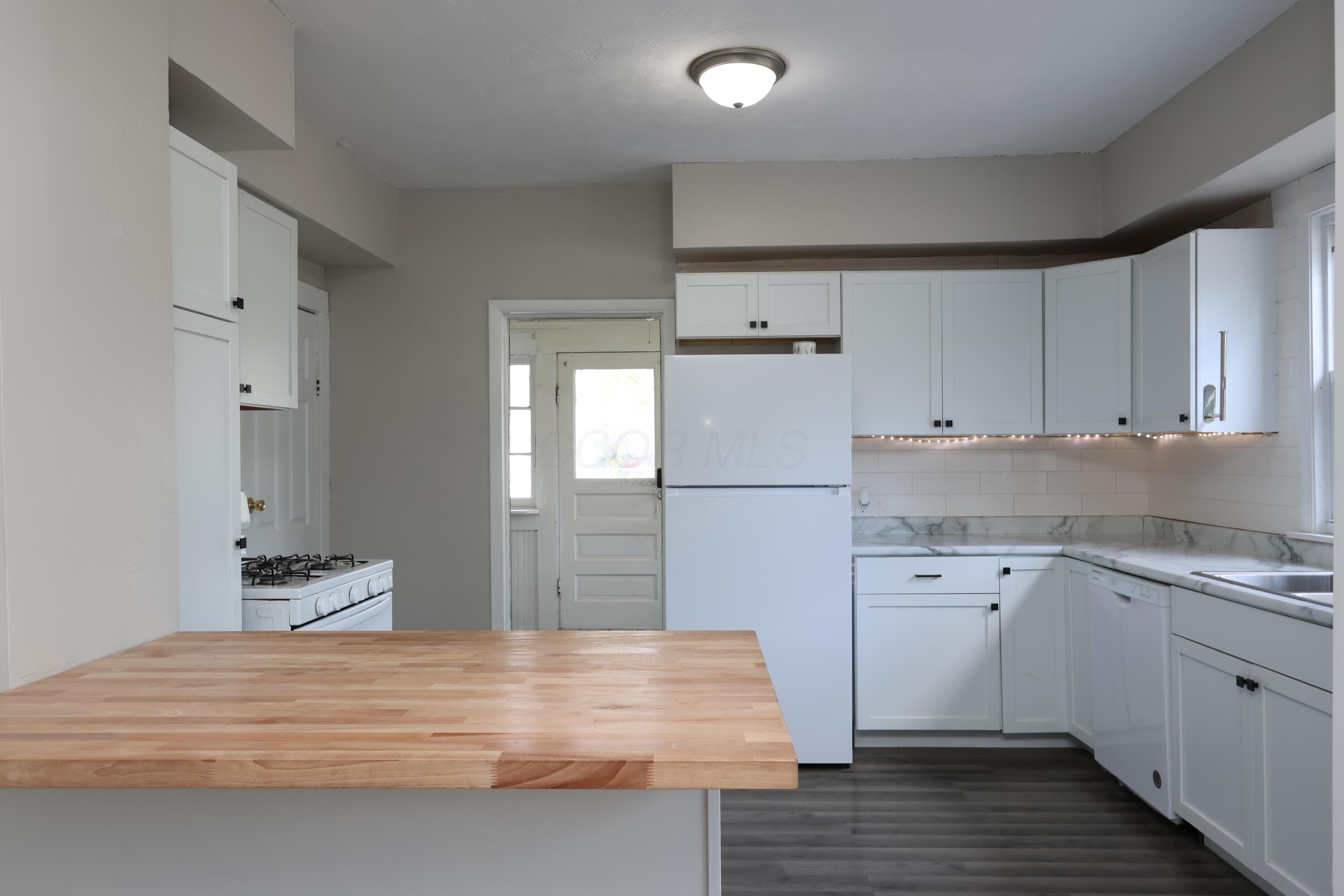 311 Auburn Street Property Photo 7