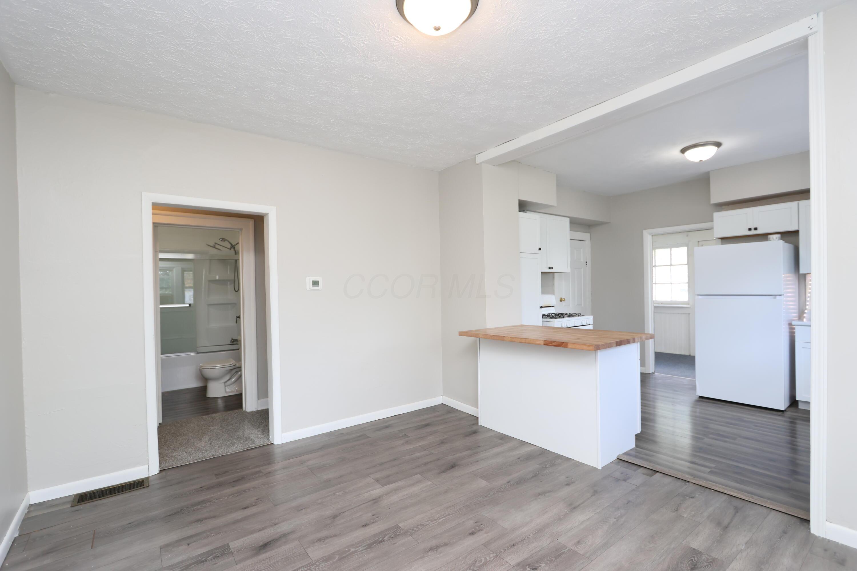 311 Auburn Street Property Photo 9