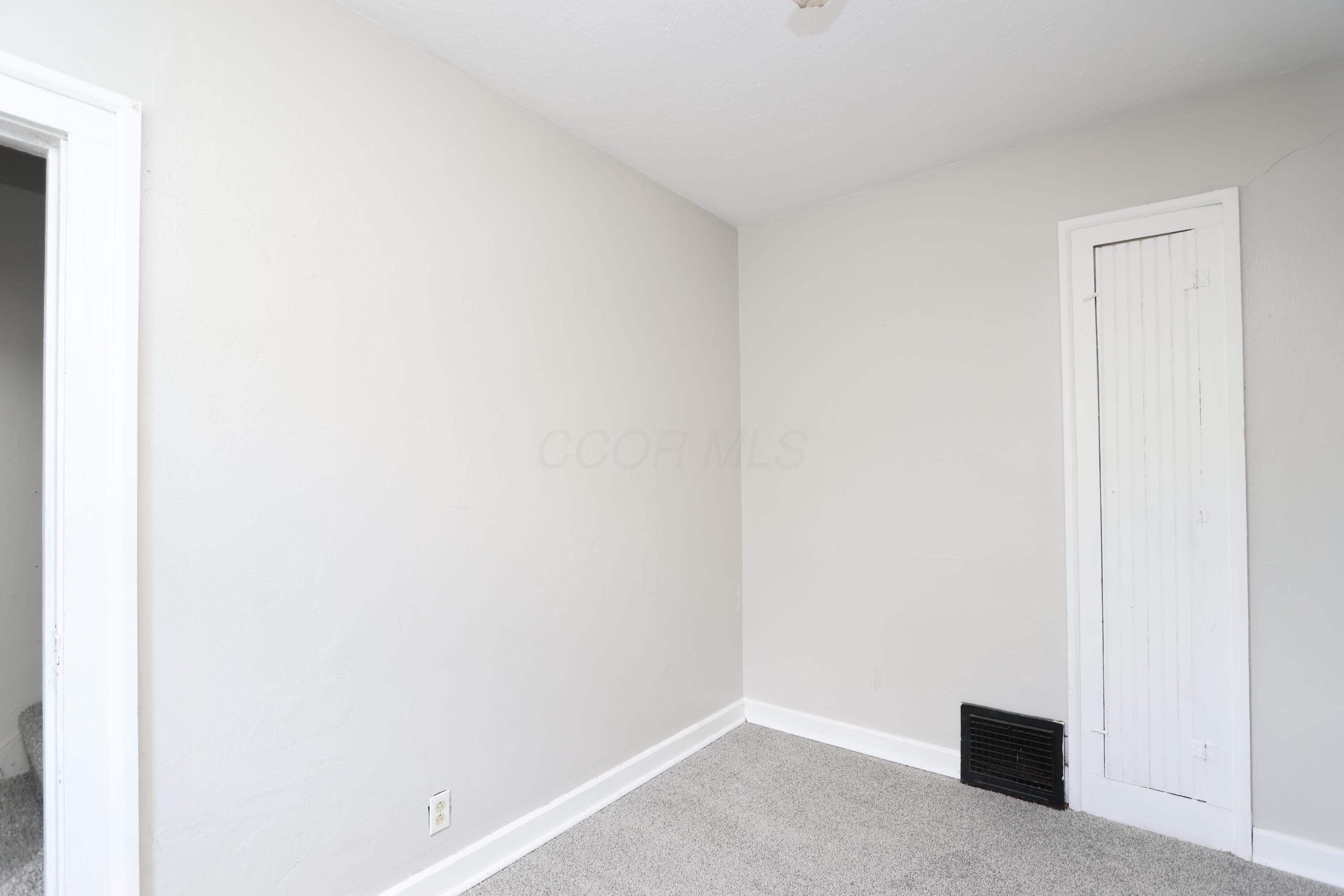 311 Auburn Street Property Photo 16