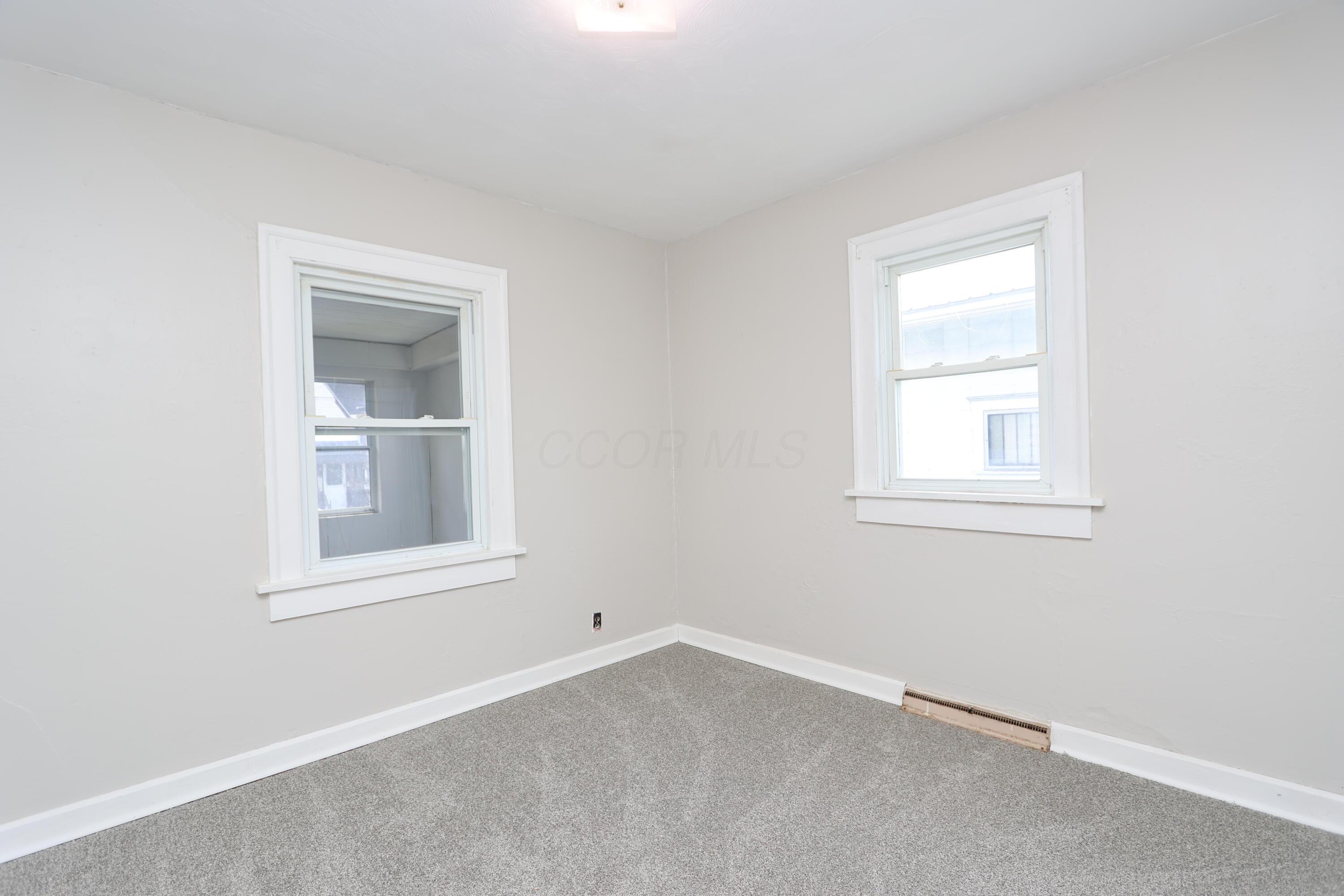 311 Auburn Street Property Photo 18