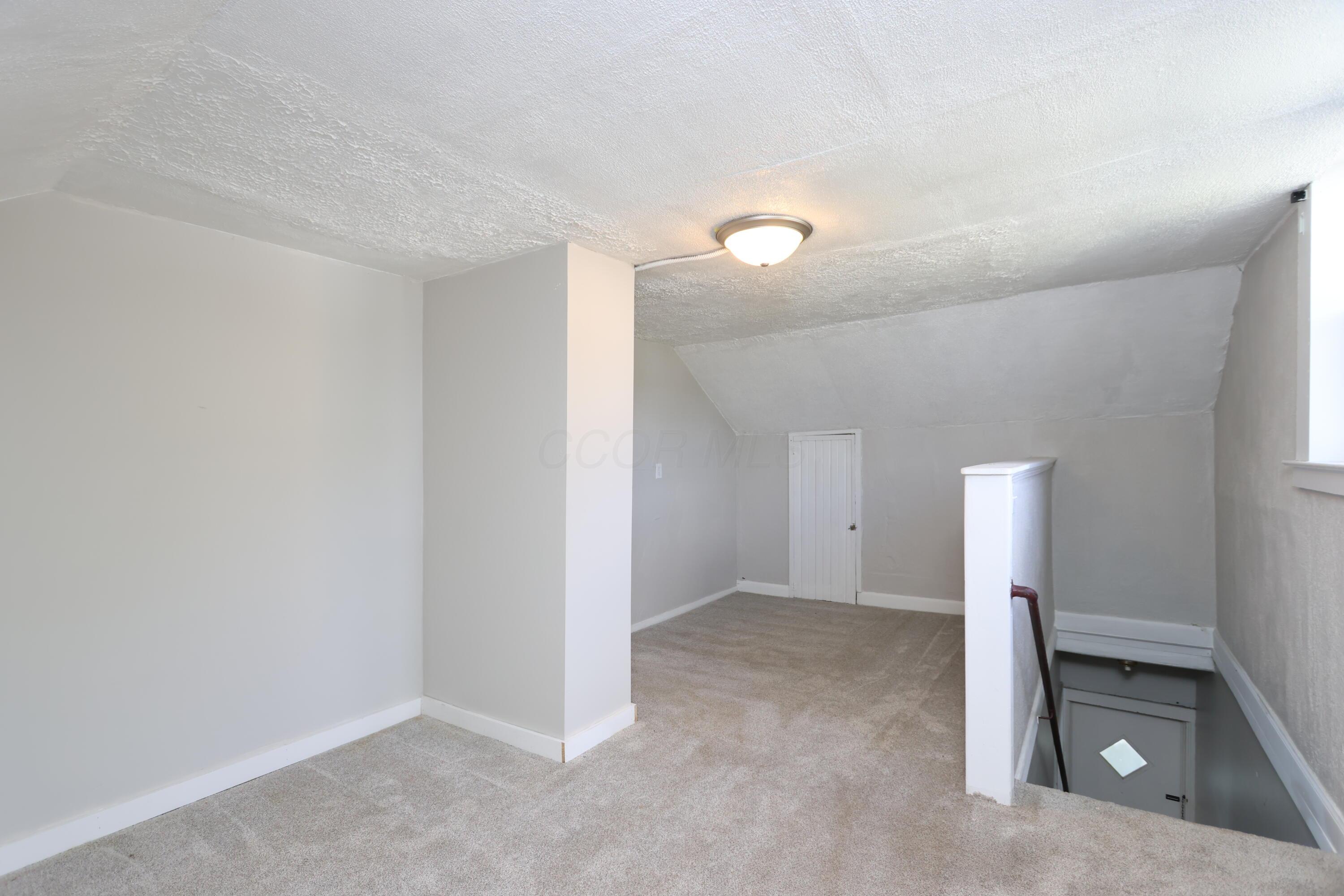 311 Auburn Street Property Photo 21