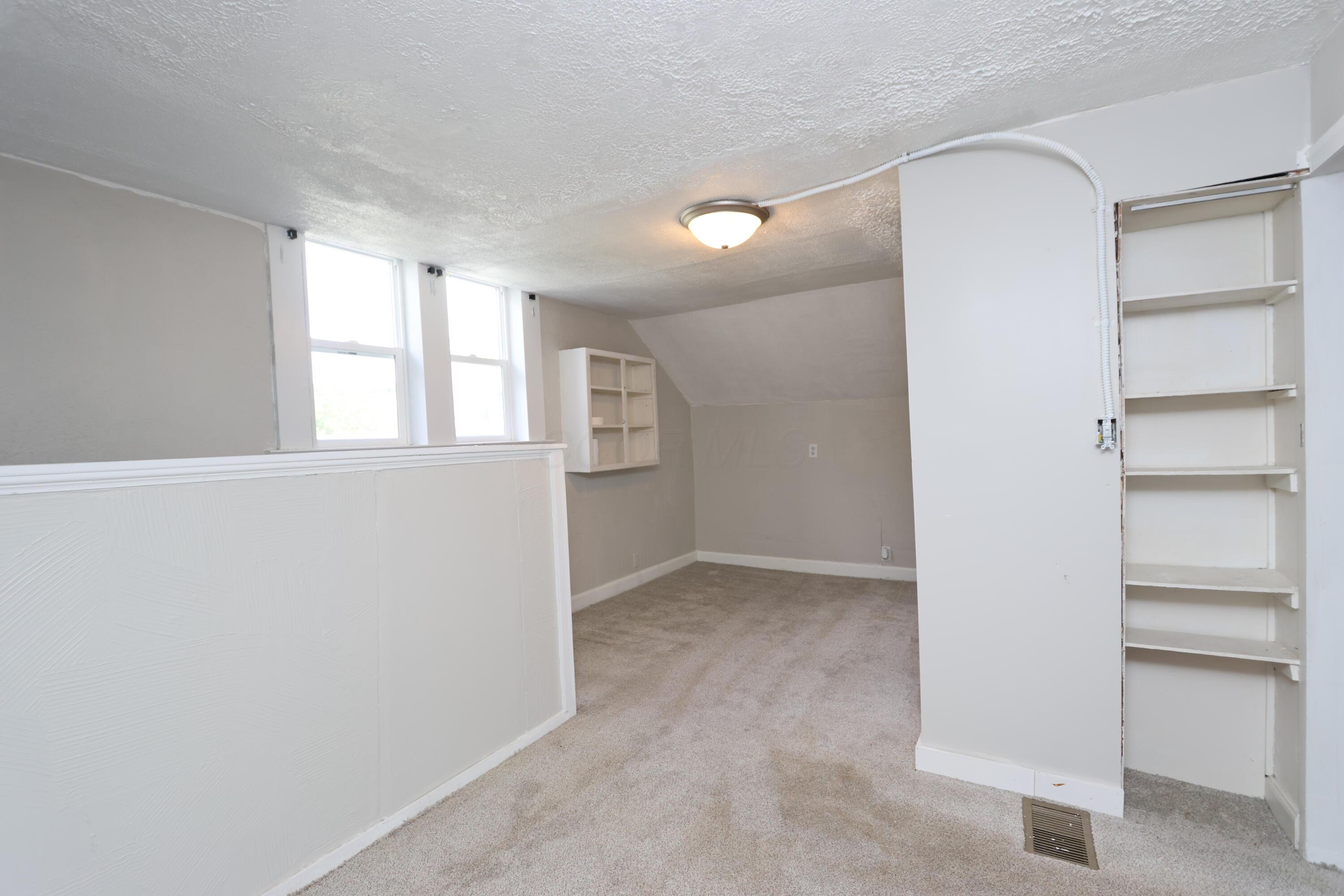 311 Auburn Street Property Photo 22