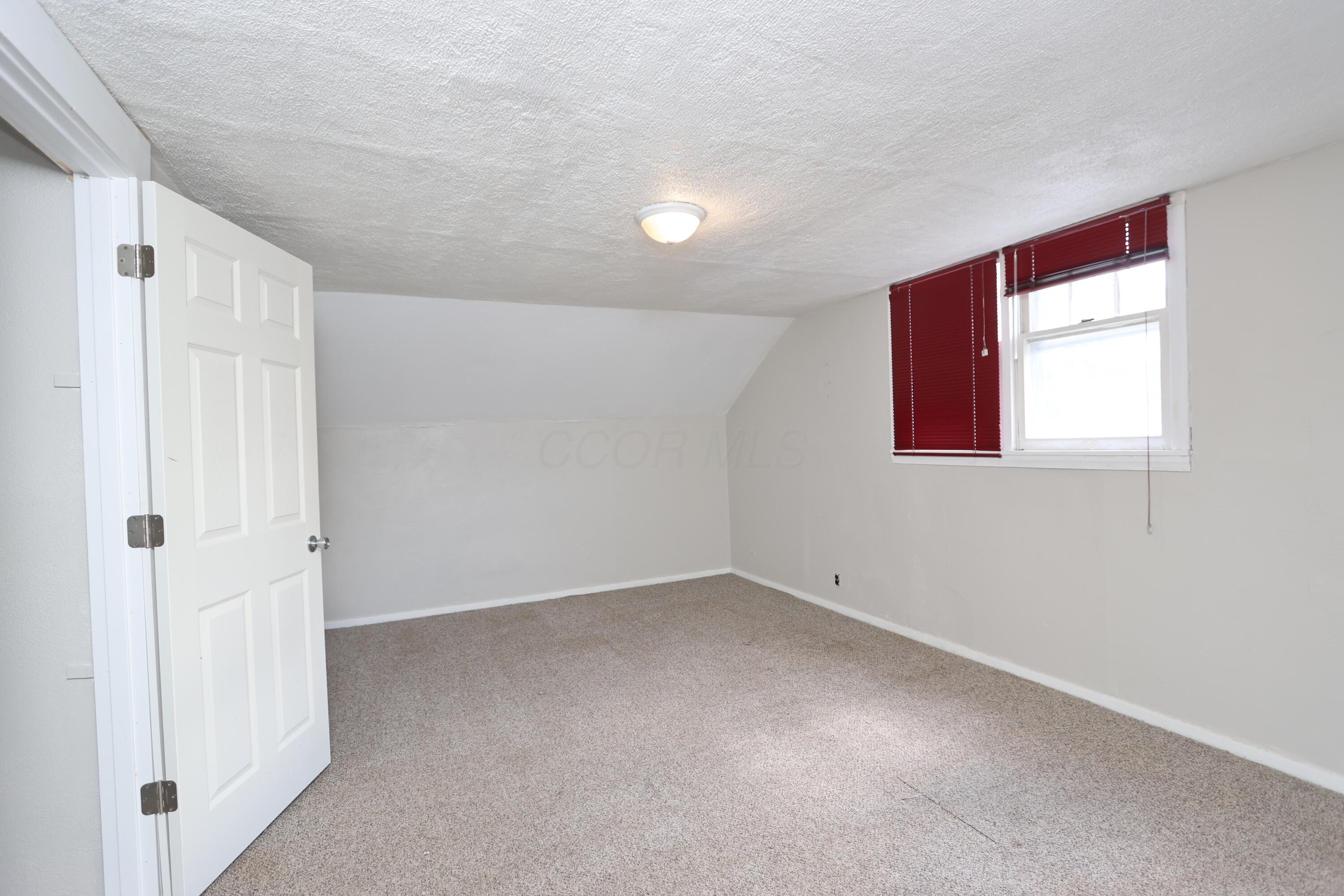 311 Auburn Street Property Photo 26