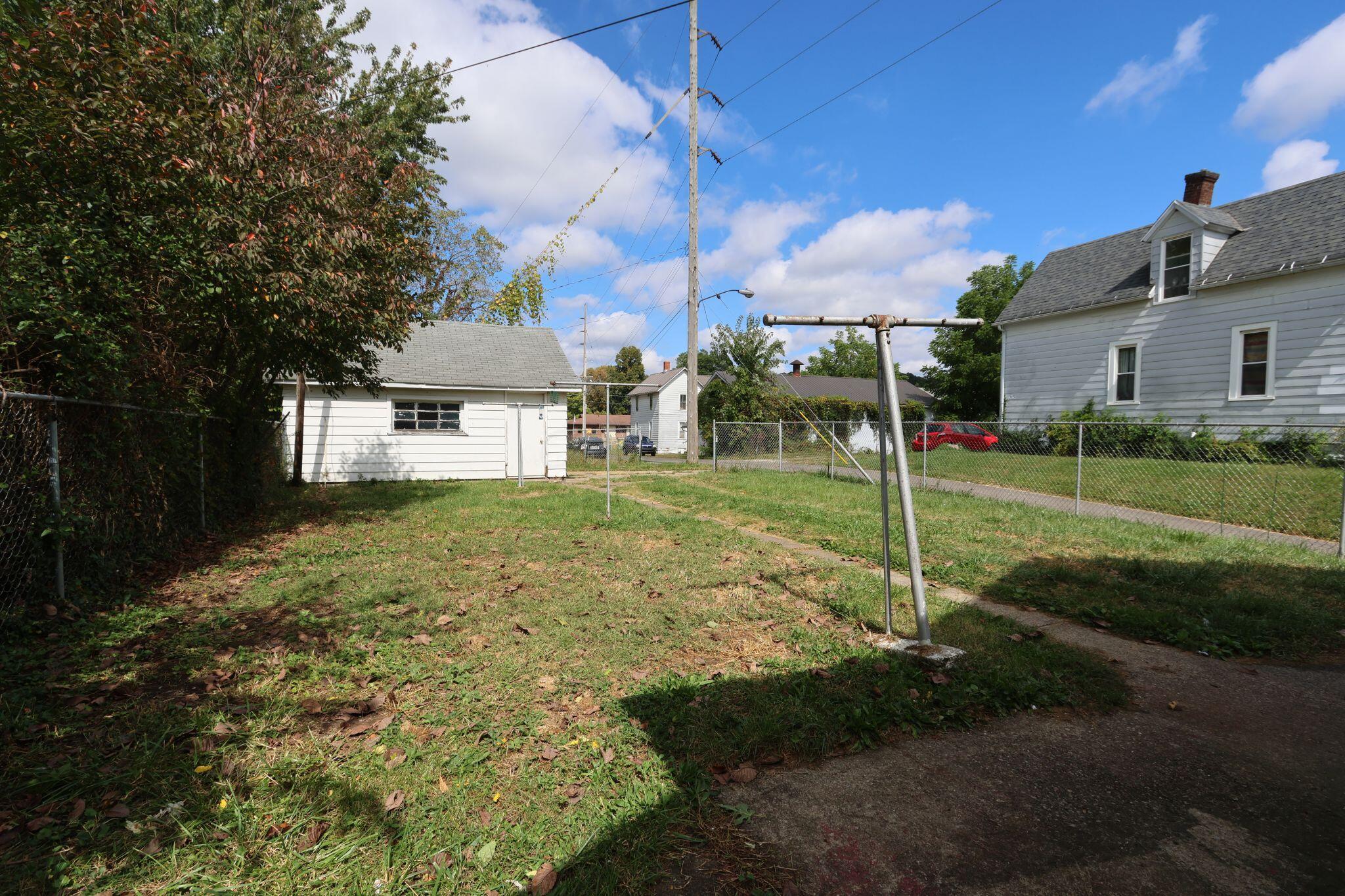 311 Auburn Street Property Photo 32