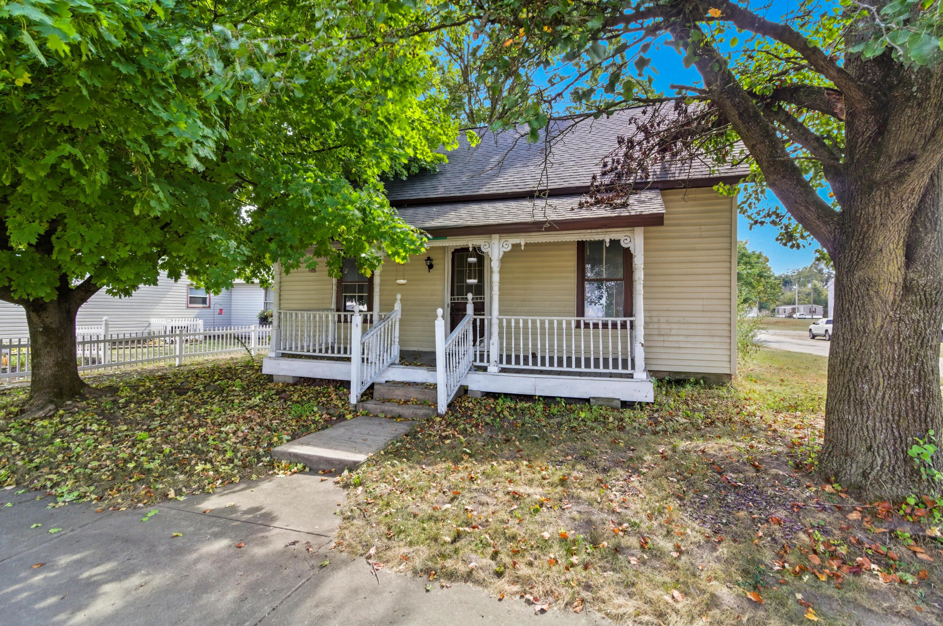 101 W 2nd Street Property Photo 1