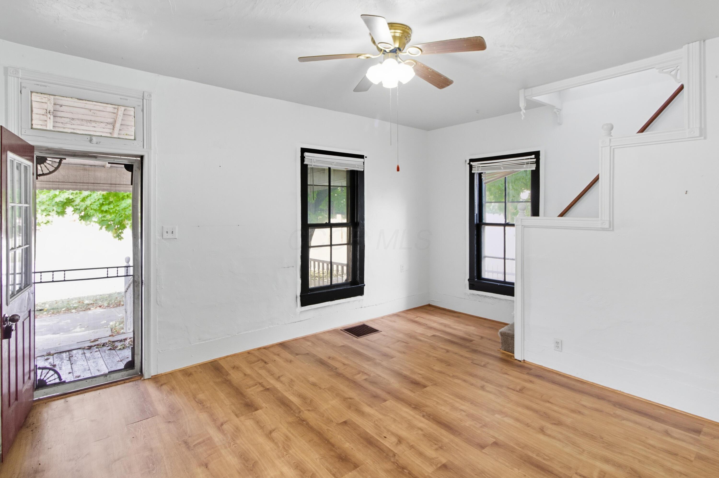 101 W 2nd Street Property Photo 2