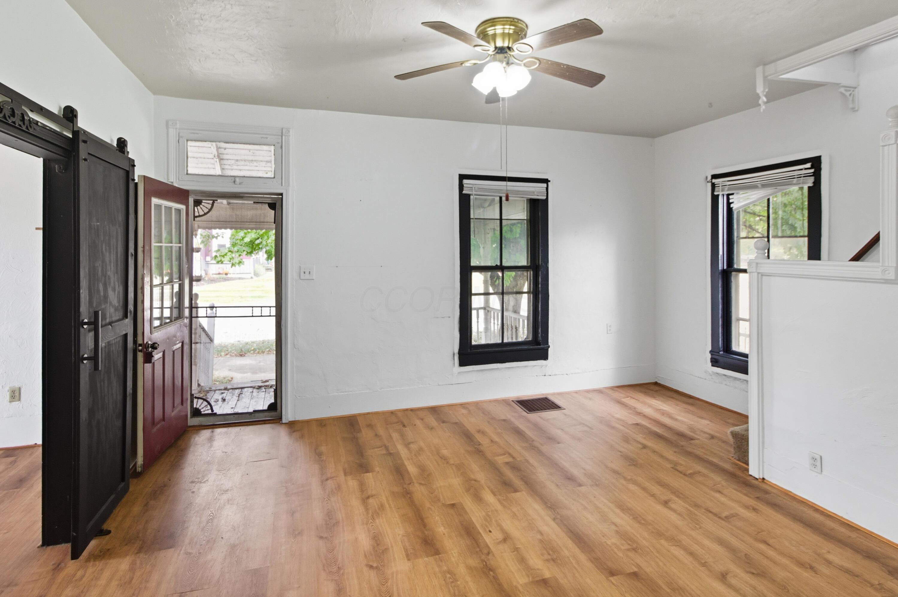 101 W 2nd Street Property Photo 3