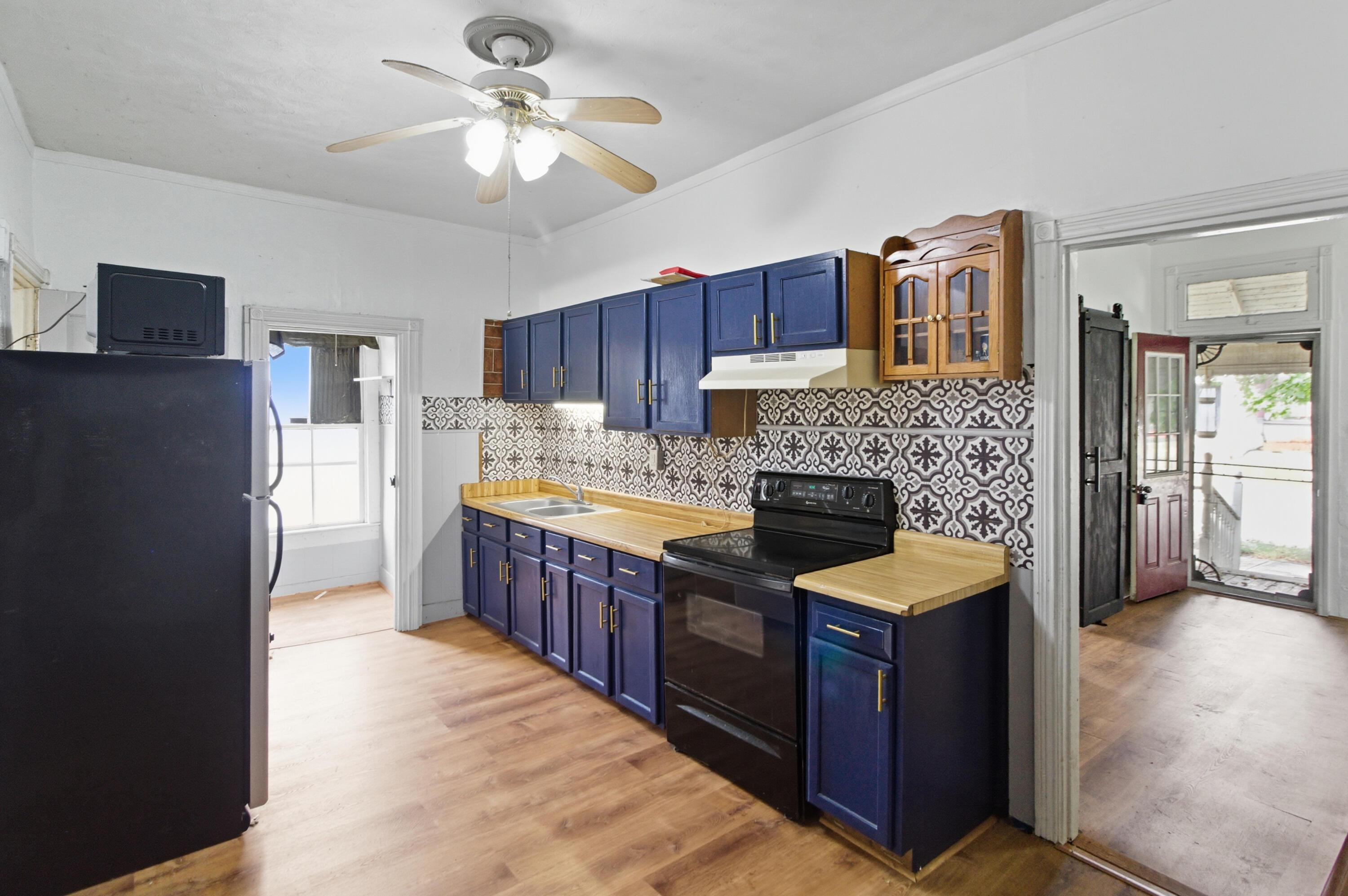 101 W 2nd Street Property Photo 5