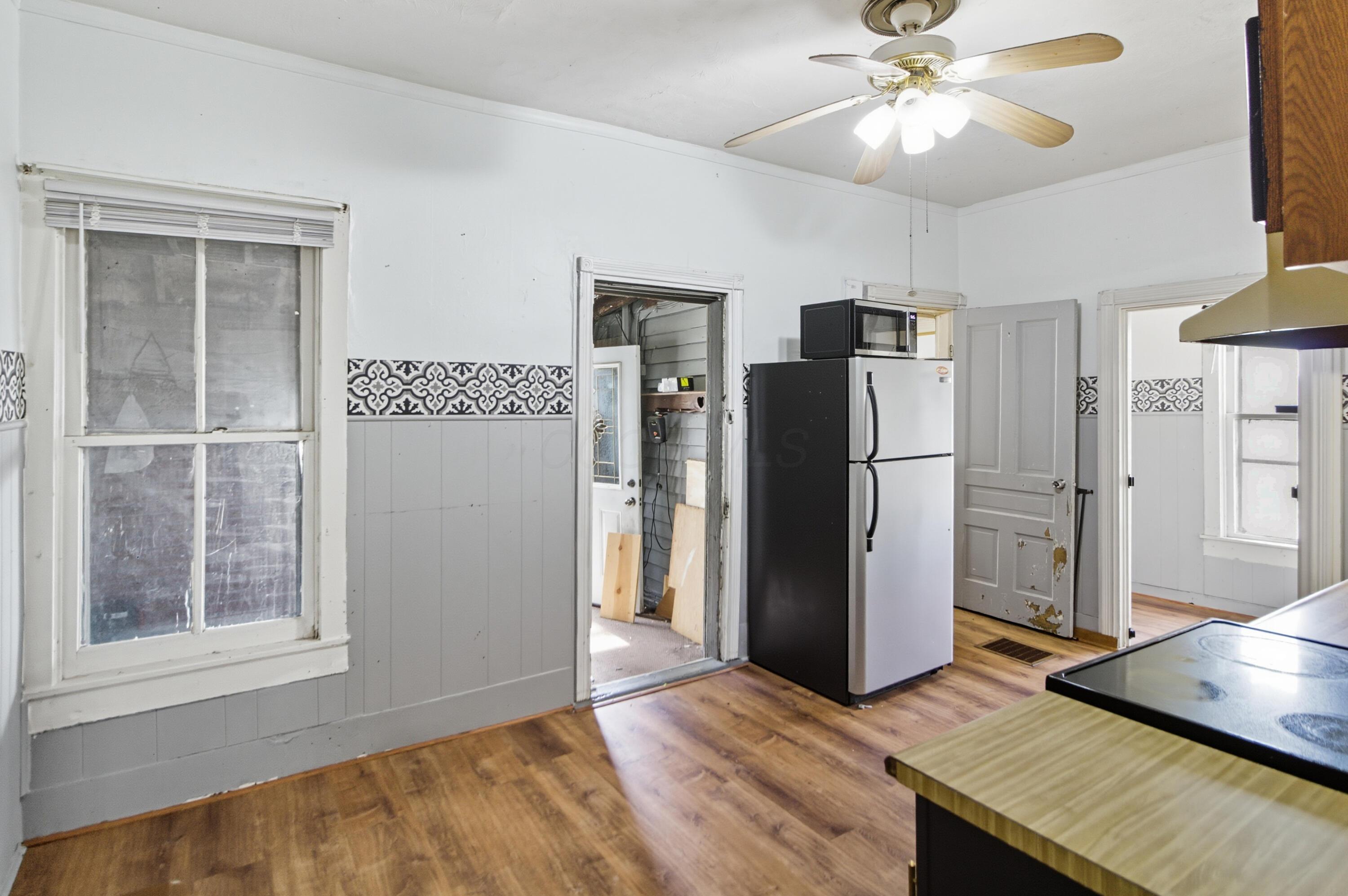 101 W 2nd Street Property Photo 6