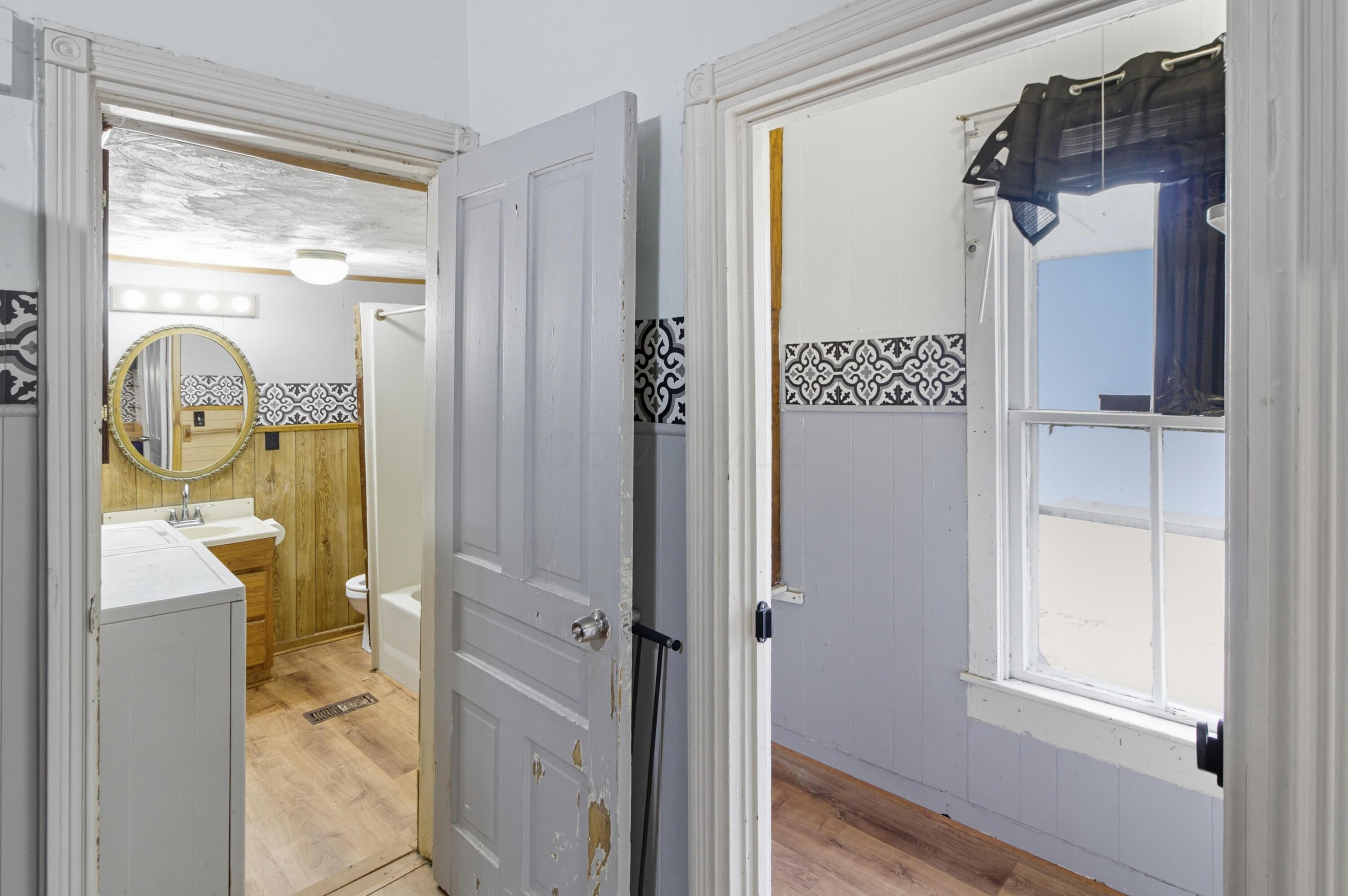 101 W 2nd Street Property Photo 8