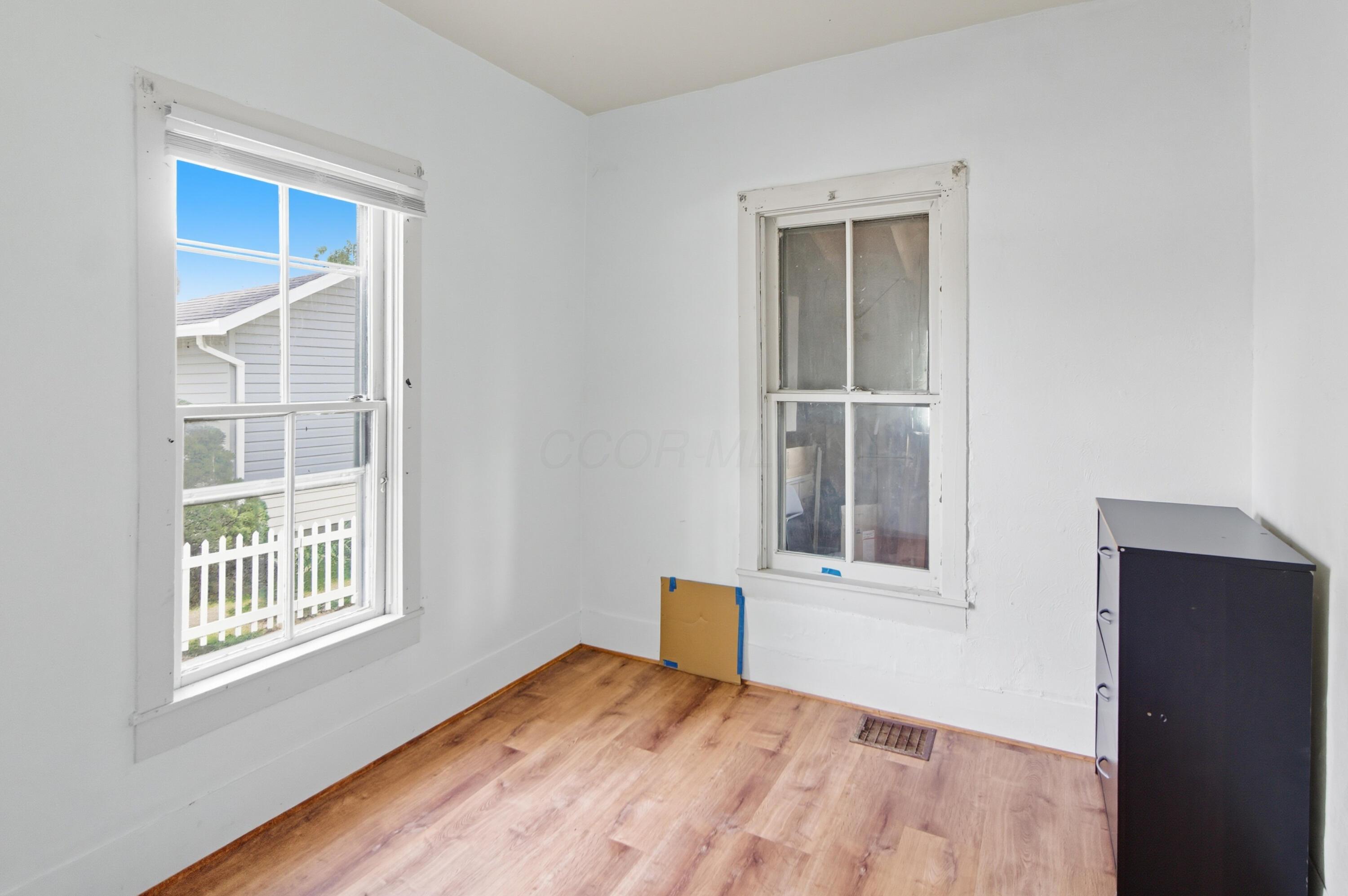 101 W 2nd Street Property Photo 10