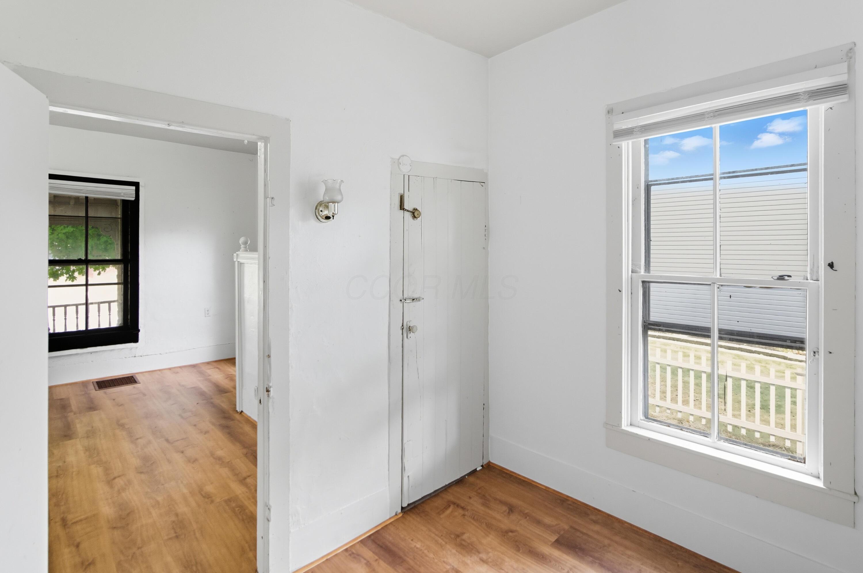 101 W 2nd Street Property Photo 11