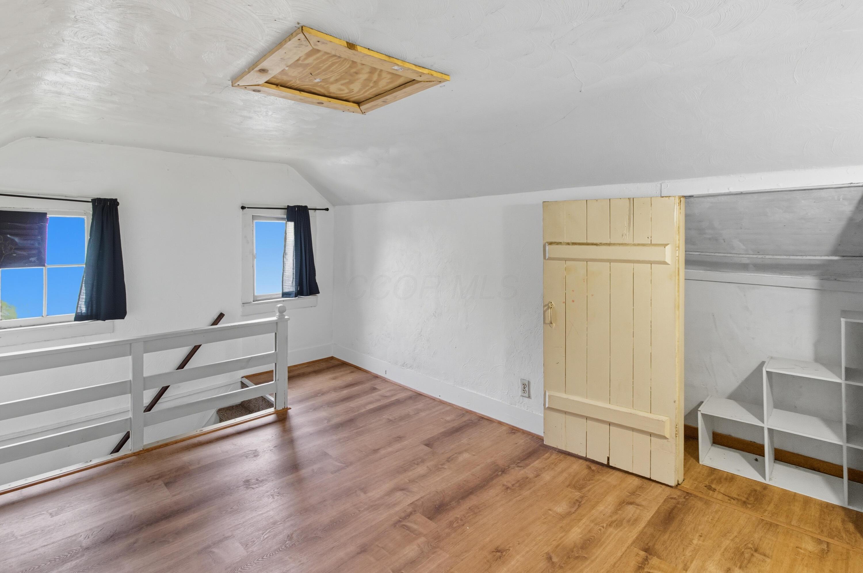 101 W 2nd Street Property Photo 15