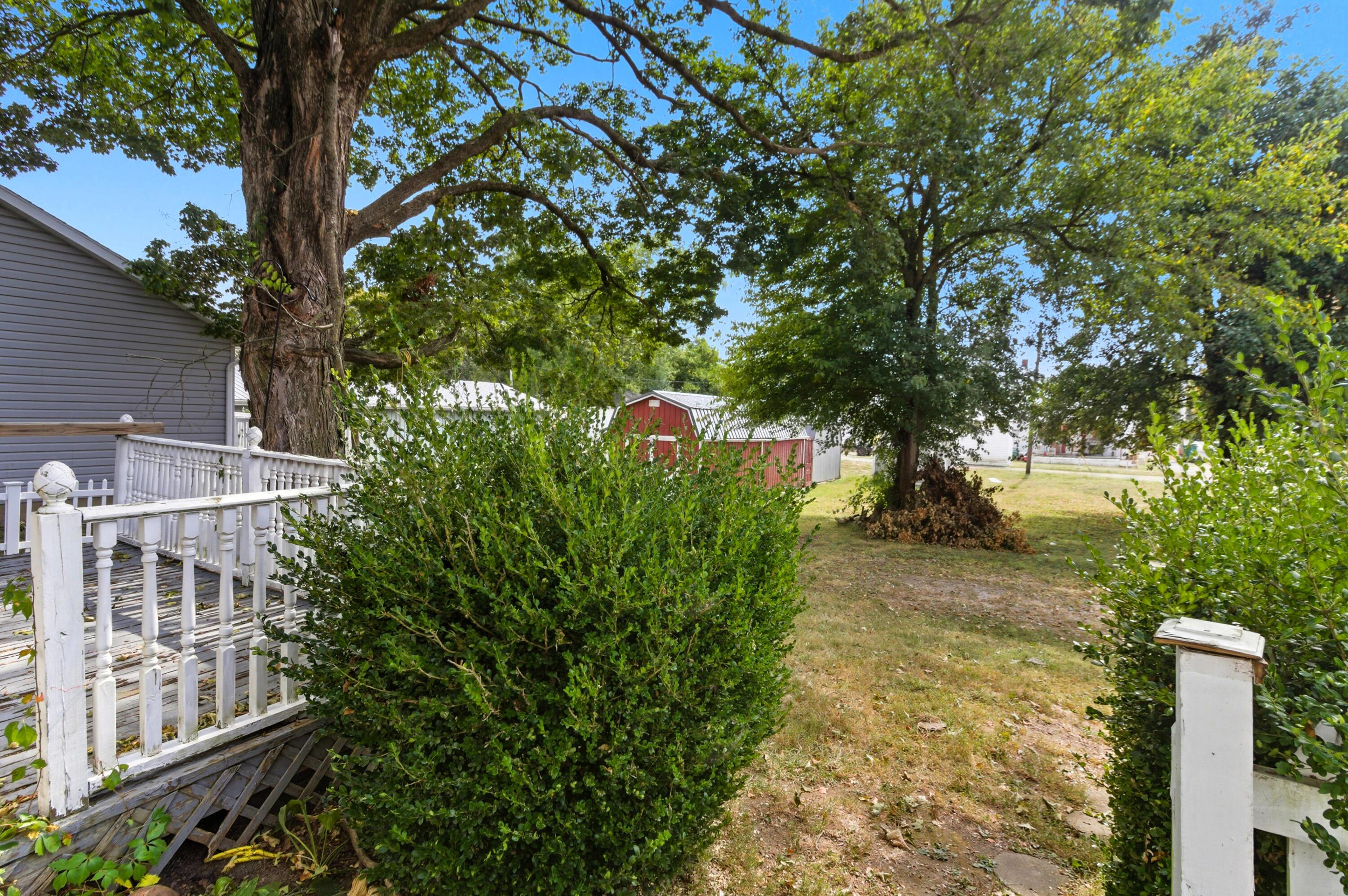 101 W 2nd Street Property Photo 24