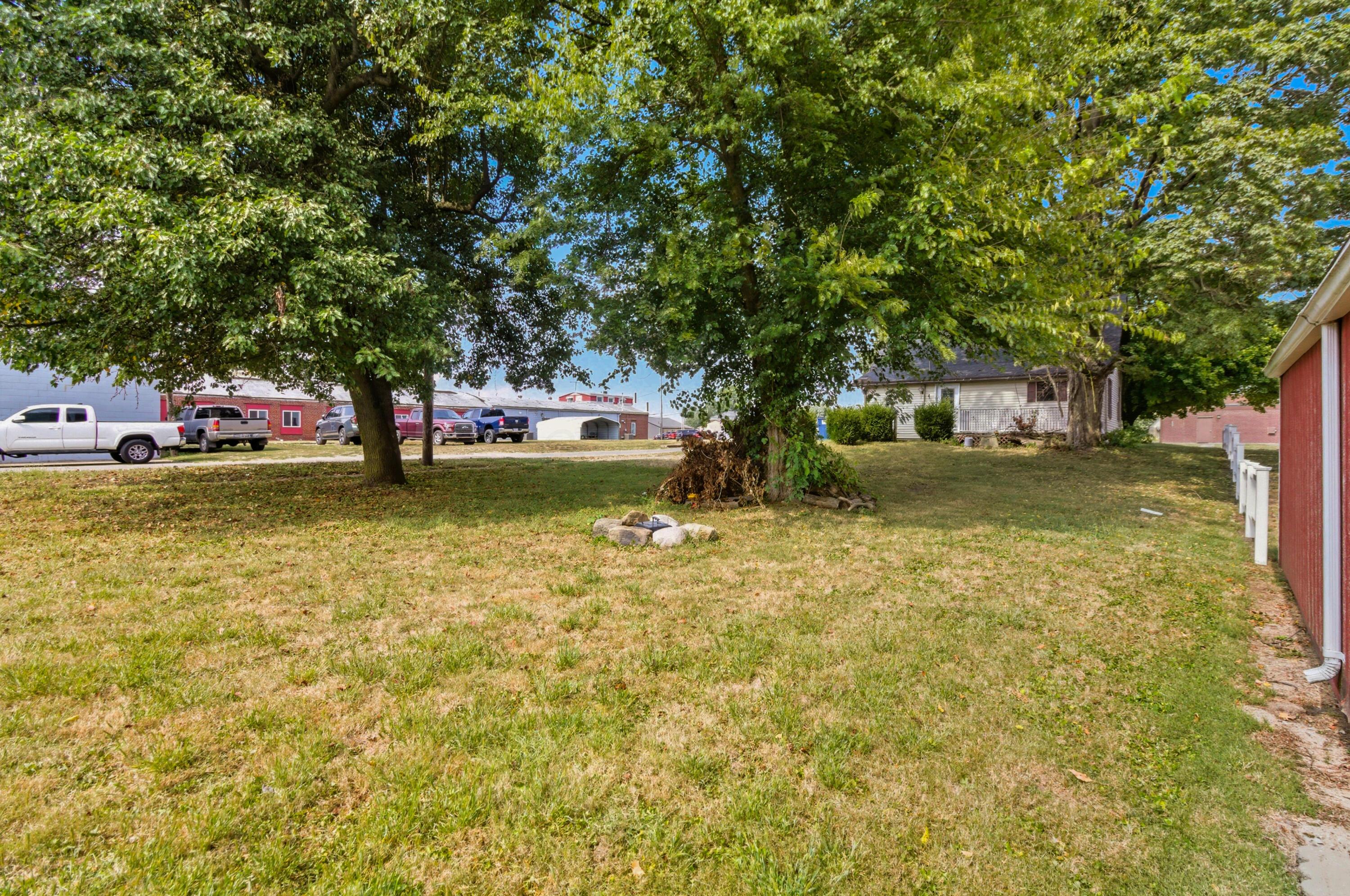 101 W 2nd Street Property Photo 25