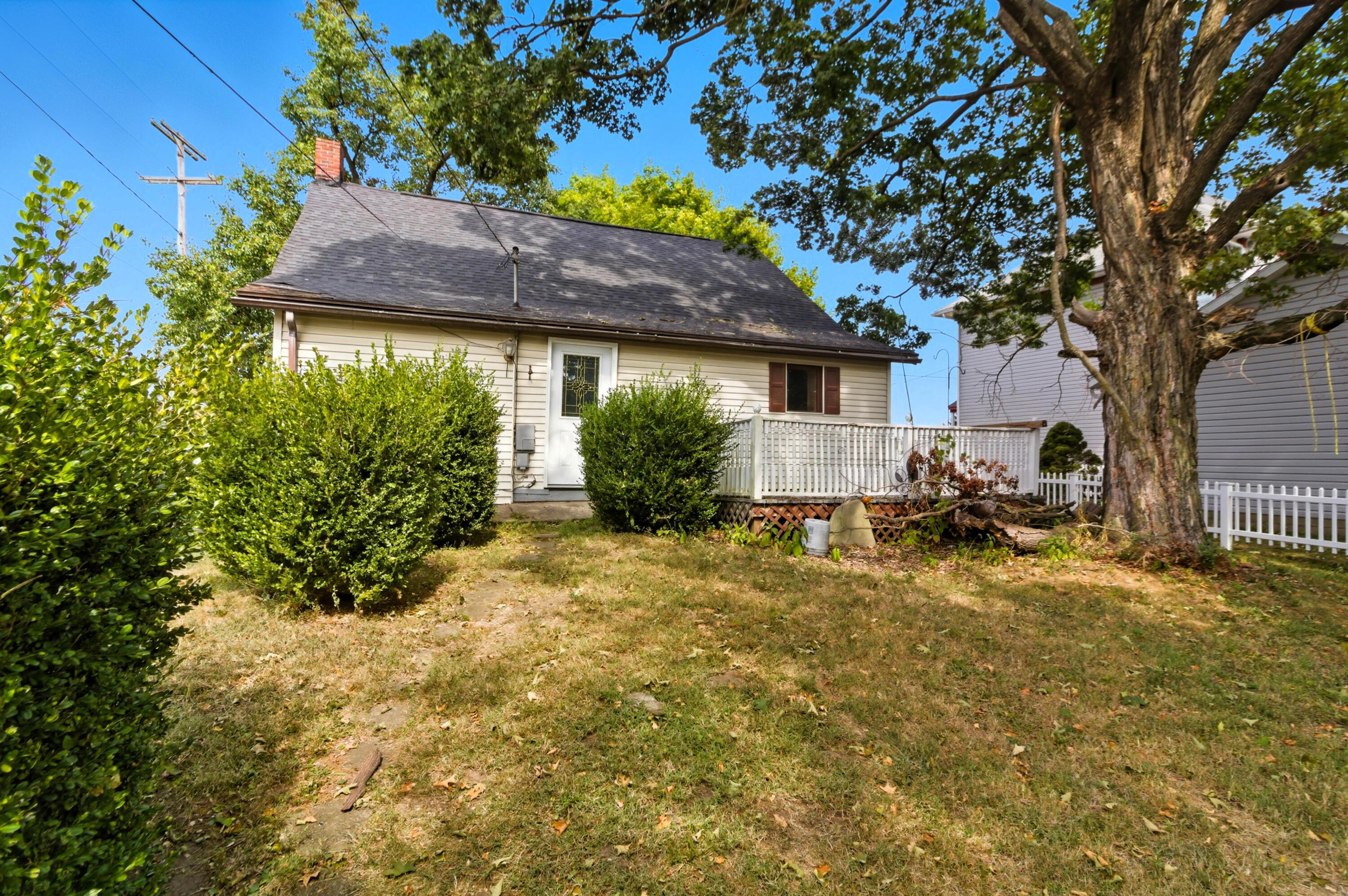 101 W 2nd Street Property Photo 29