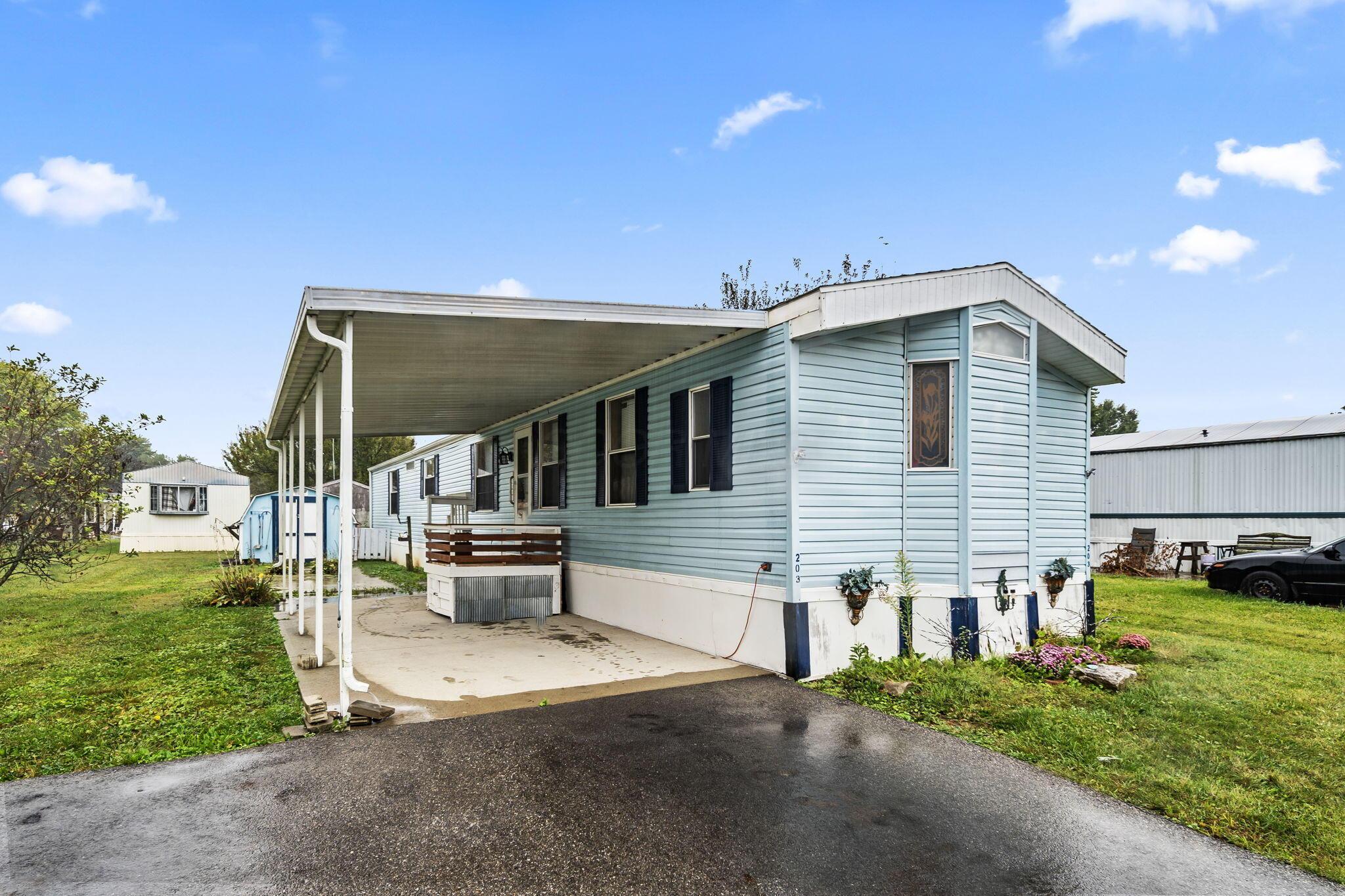 1330 Hanover Road, 203 Property Photo 3