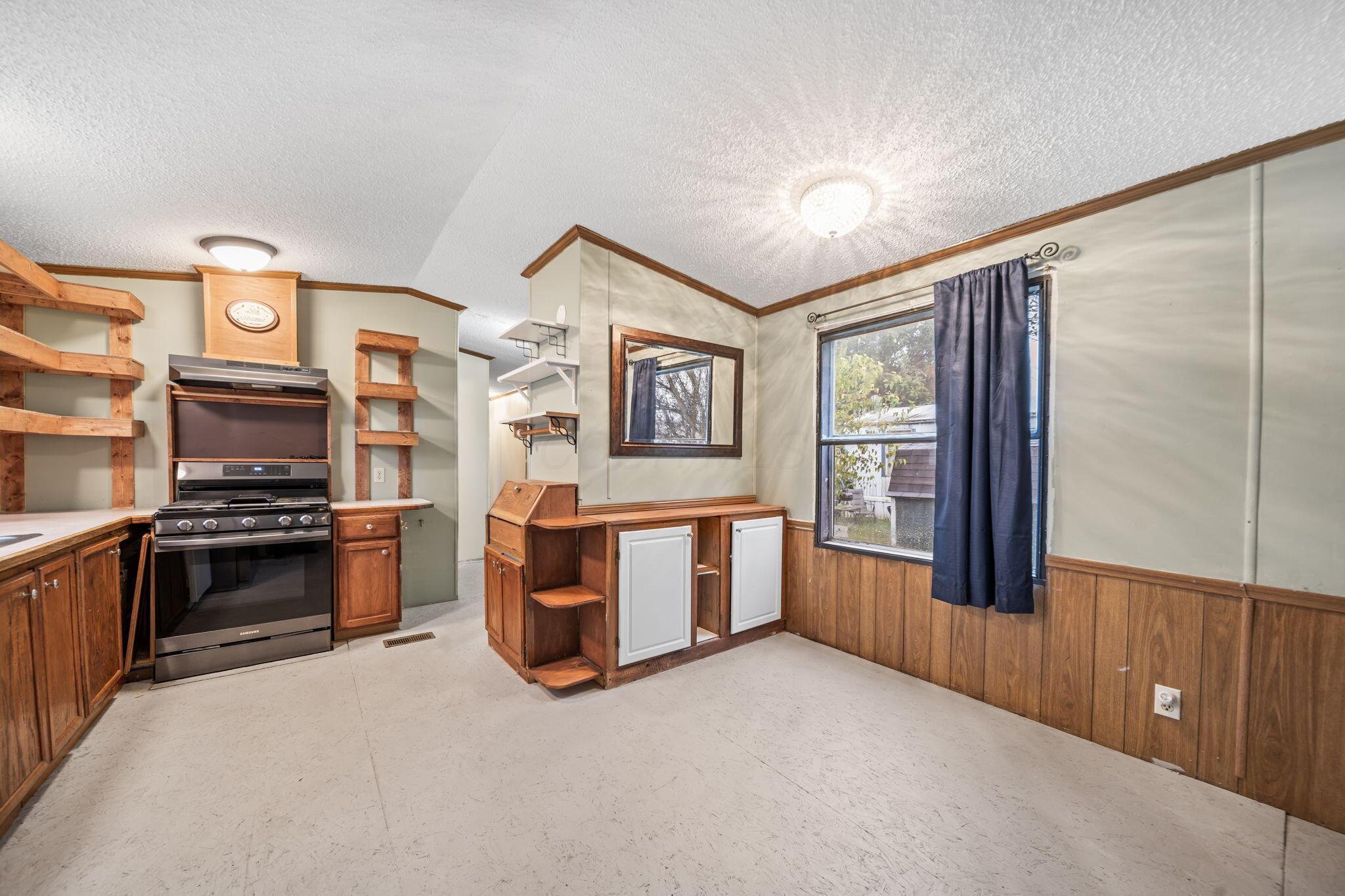 1330 Hanover Road, 203 Property Photo 7