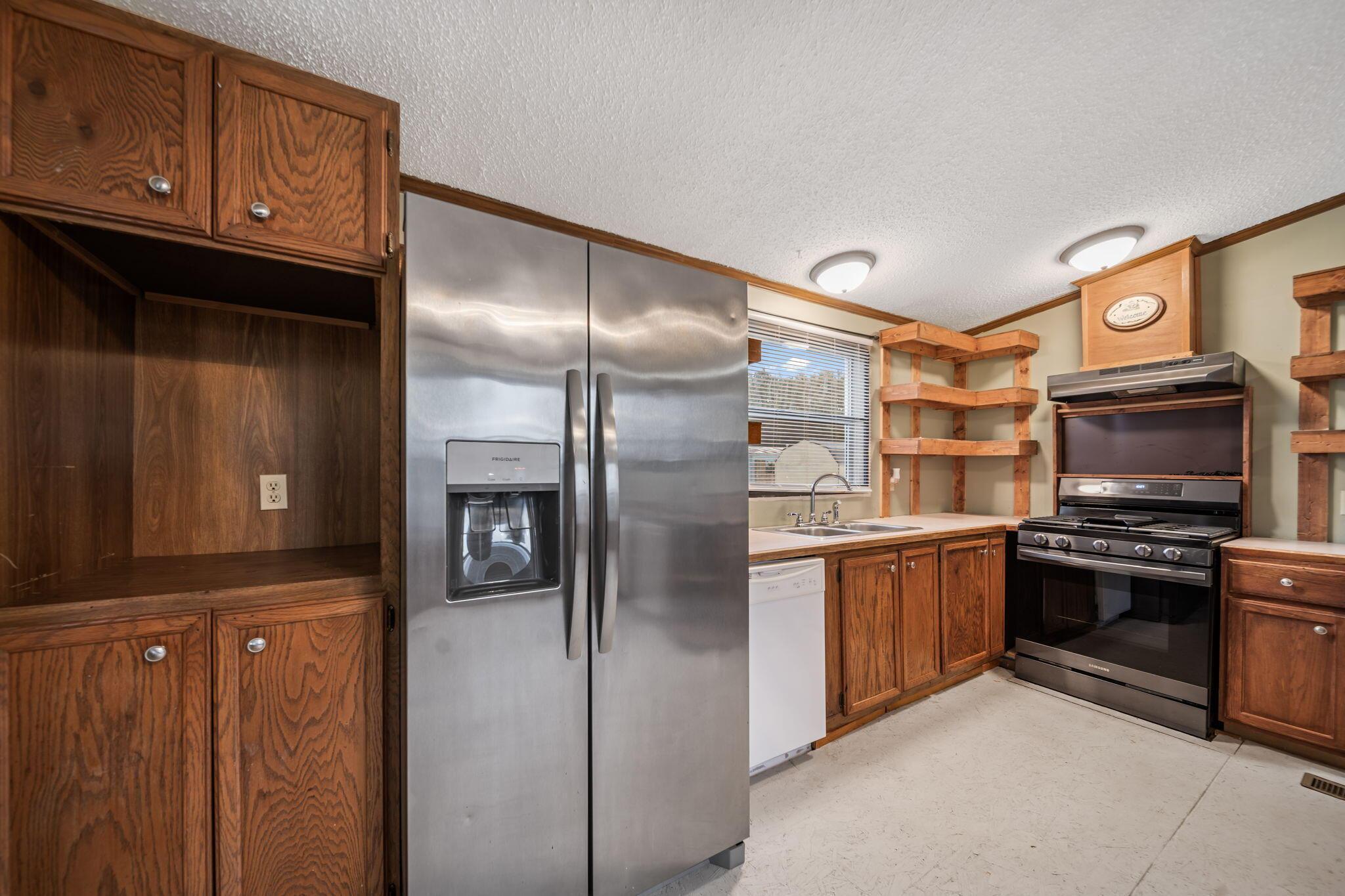 1330 Hanover Road, 203 Property Photo 10