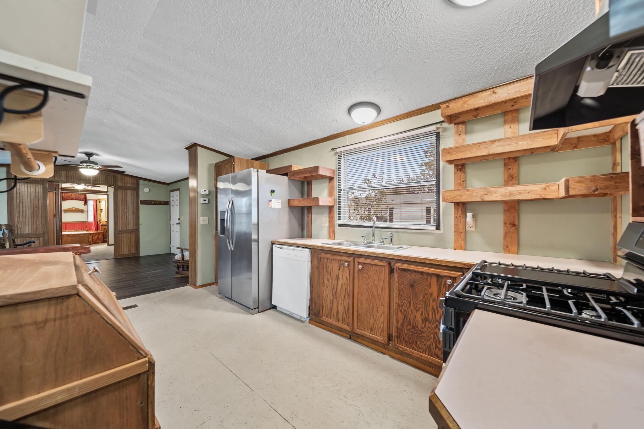 1330 Hanover Road, 203 Property Photo 12