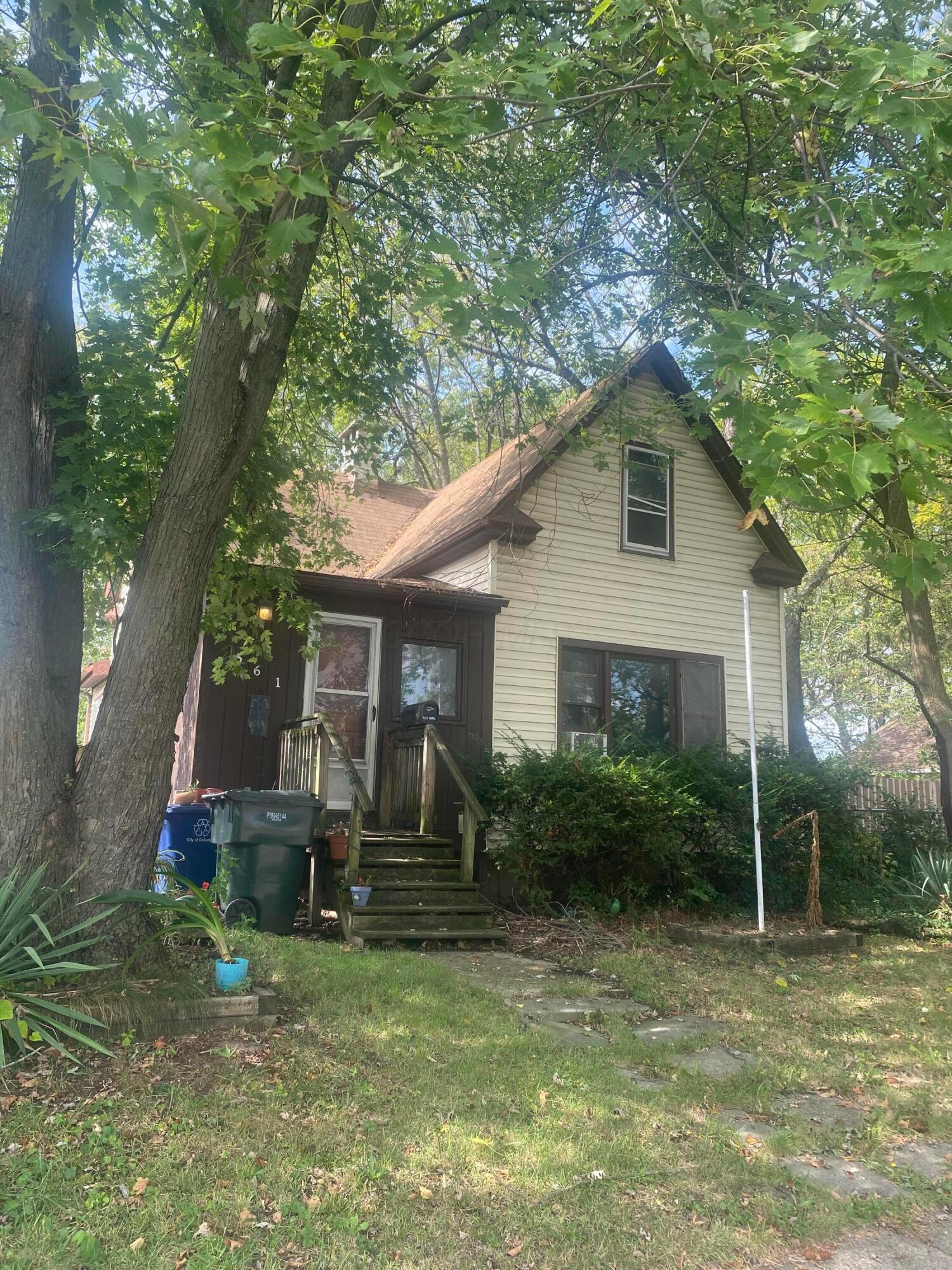 561 S Hampton Road Property Photo 1