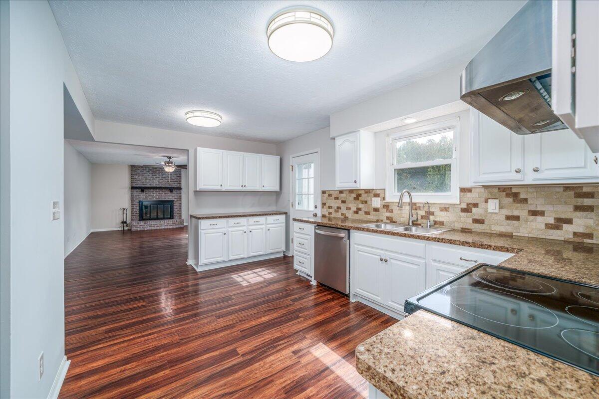 199 Spicewood Lane Property Photo 8