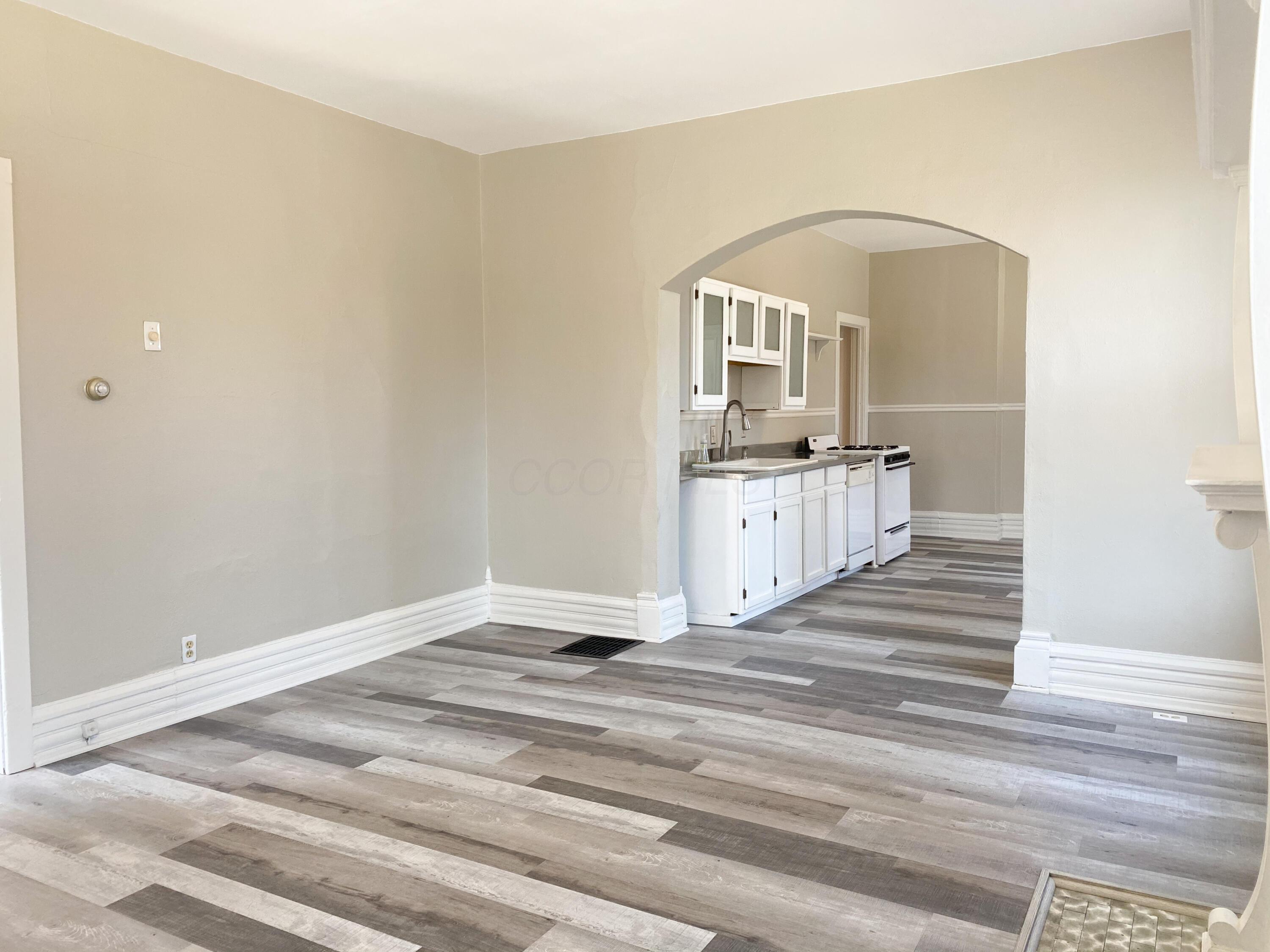 432 E Whittier Street Property Photo 3