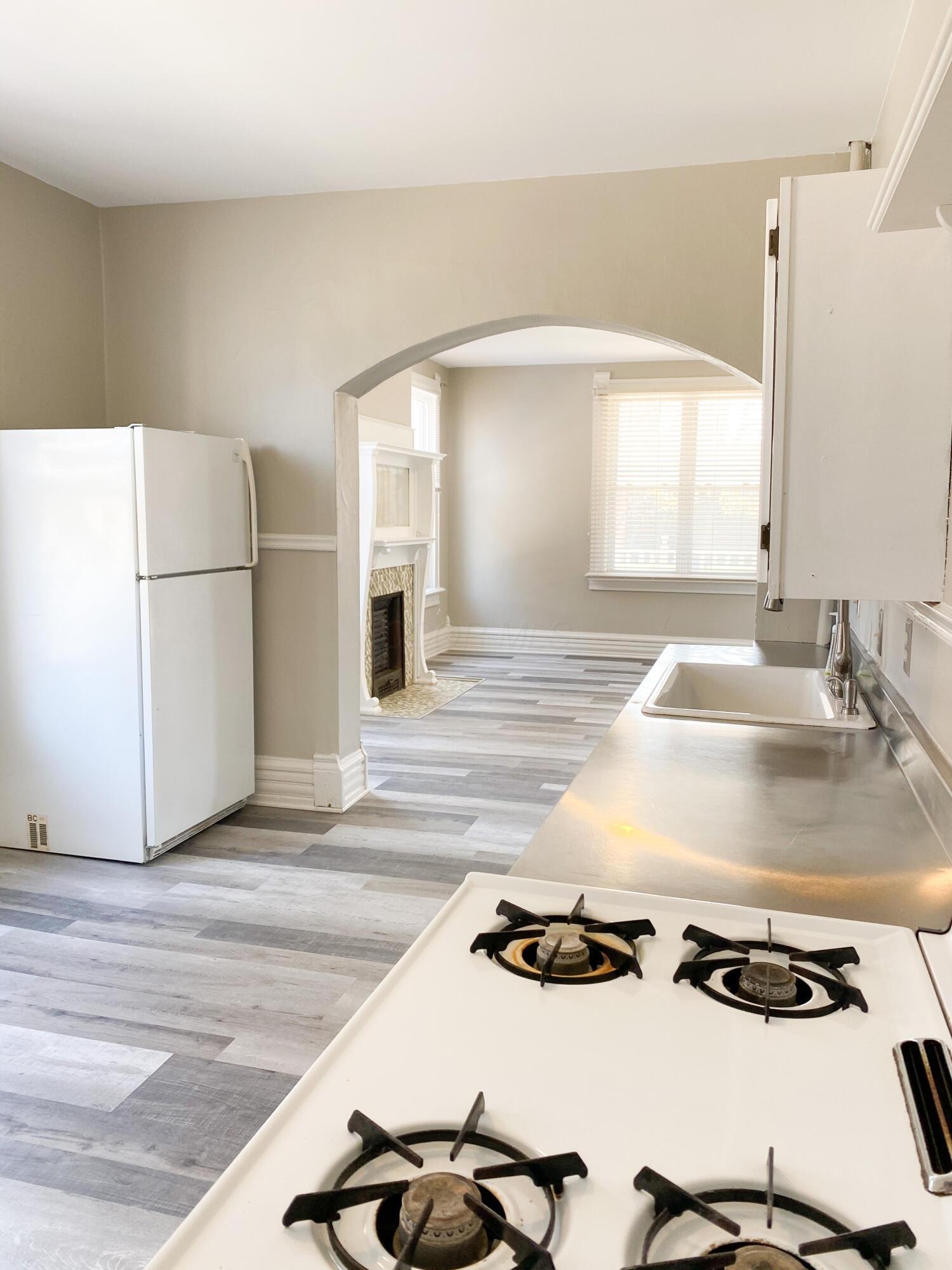 432 E Whittier Street Property Photo 8