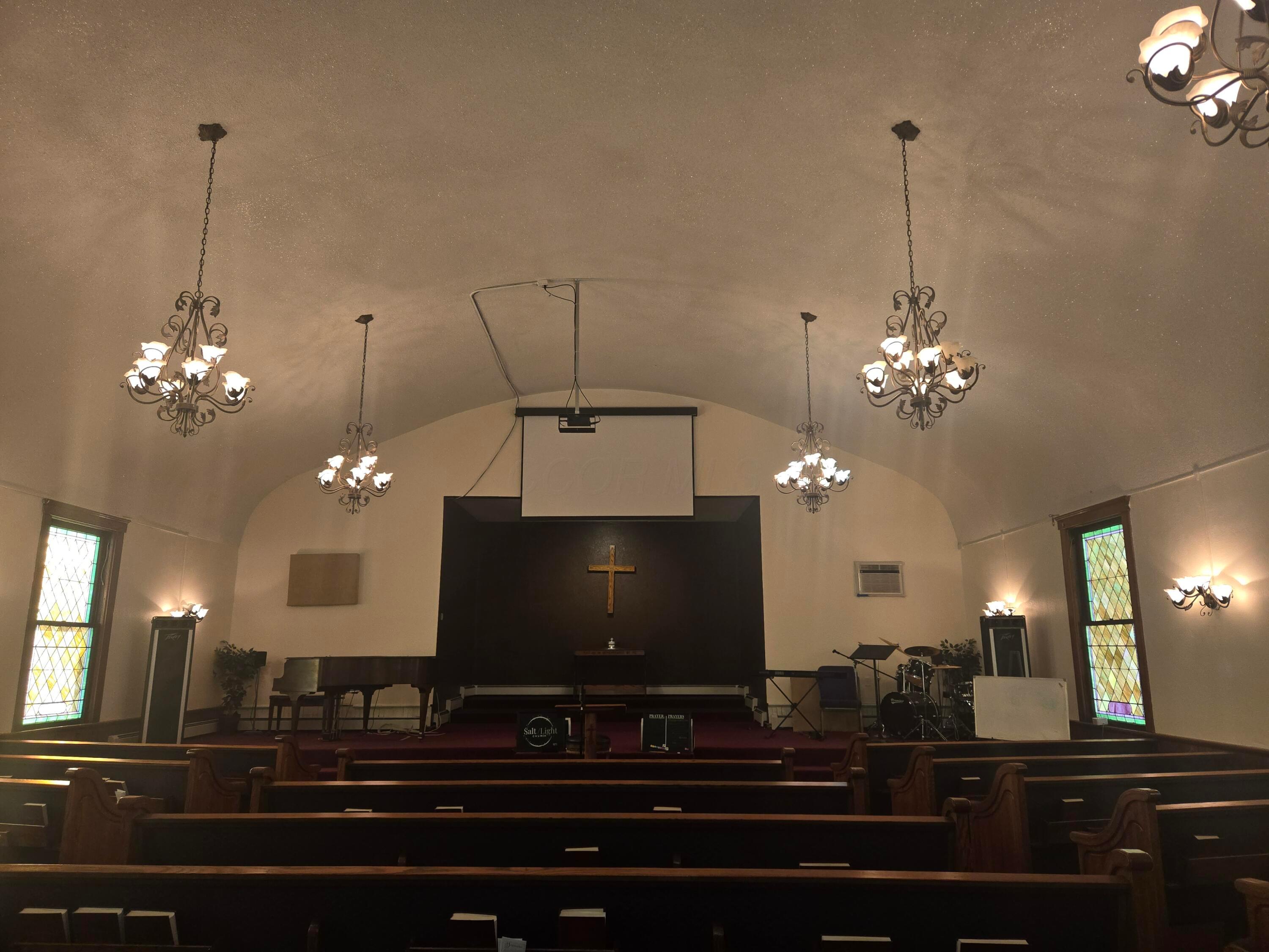 37445 Detroit Road Property Photo 4