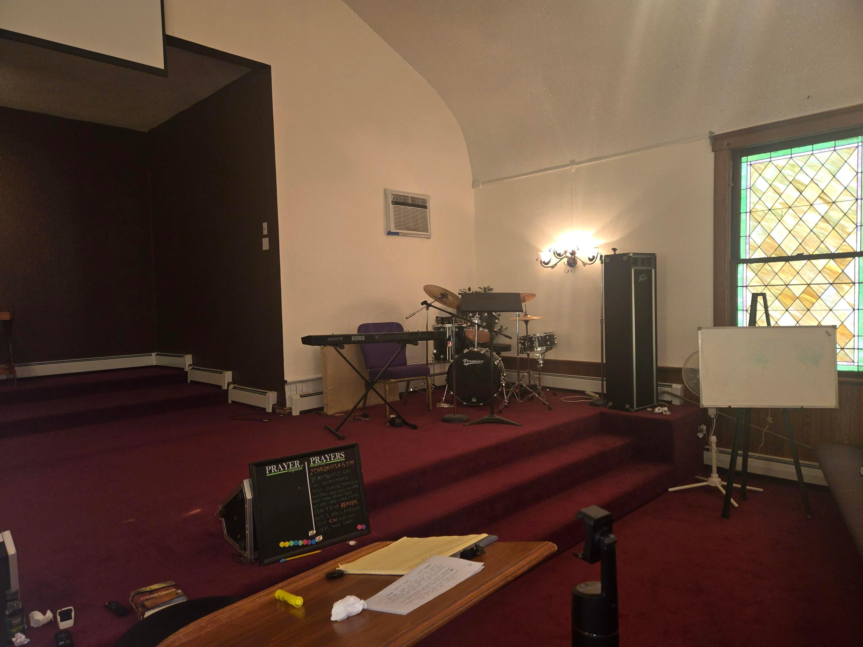 37445 Detroit Road Property Photo 6