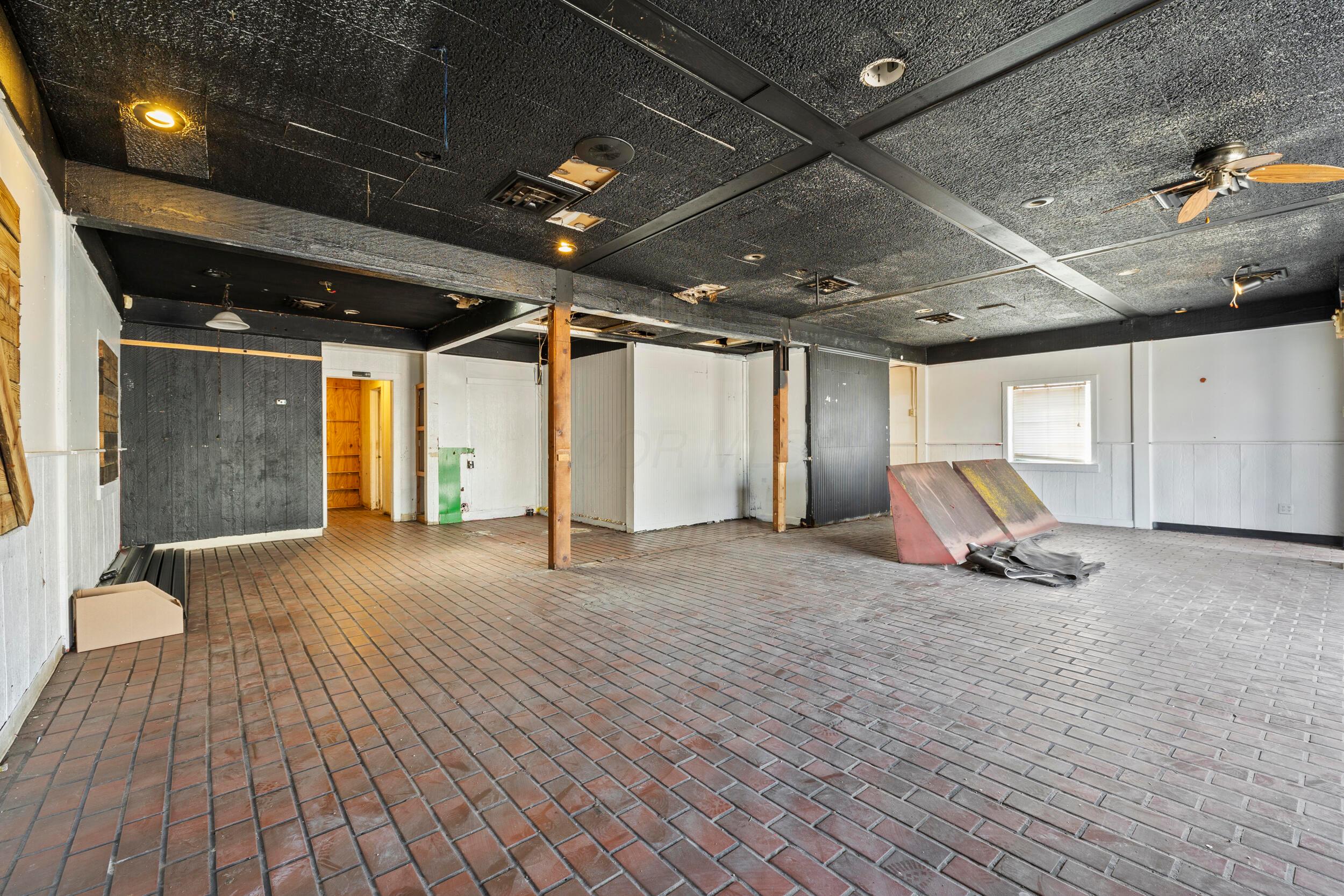 546 N Main Street Property Photo 8