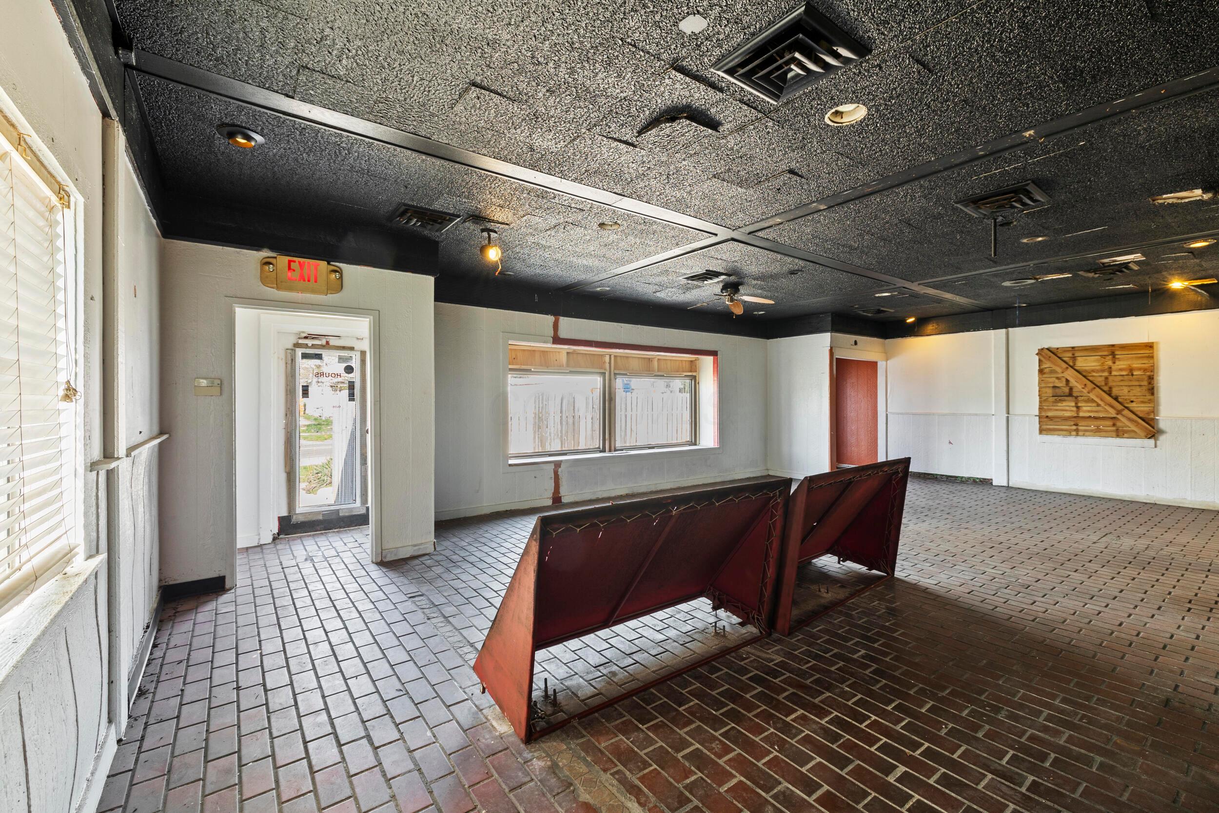 546 N Main Street Property Photo 9