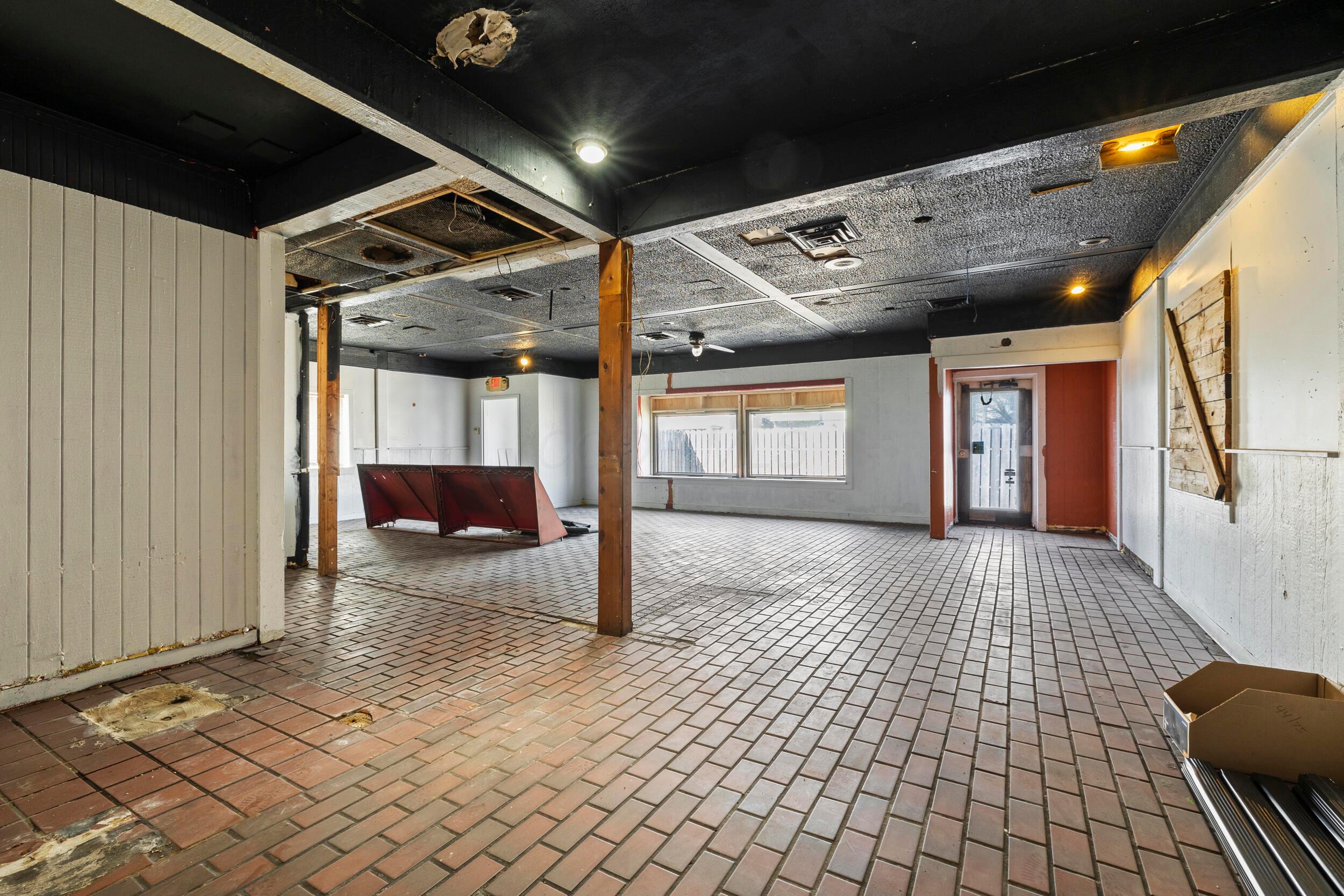 546 N Main Street Property Photo 10